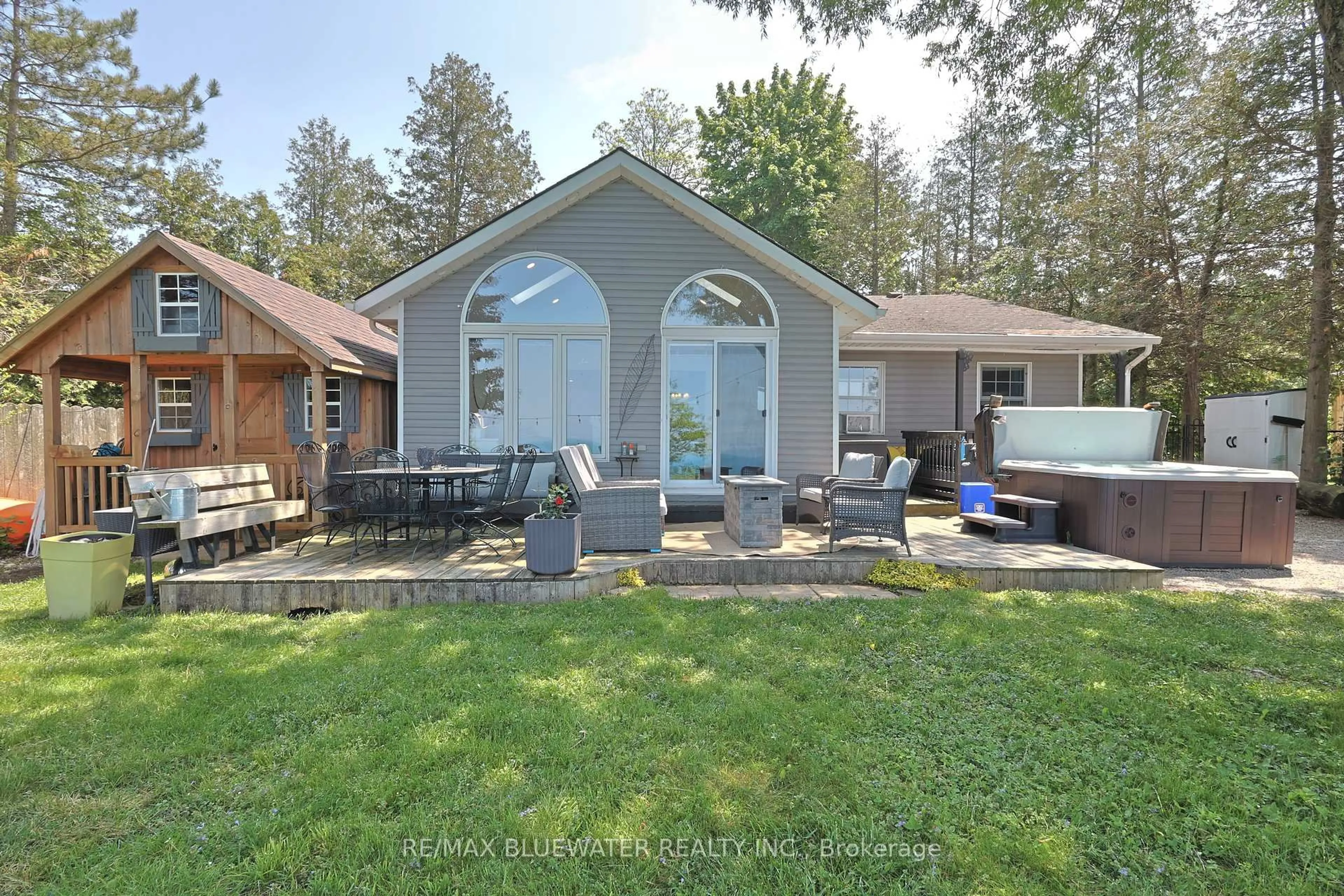 Patio, unknown for 72209 Lakeshore Dr, Bluewater Ontario N0M 1N0