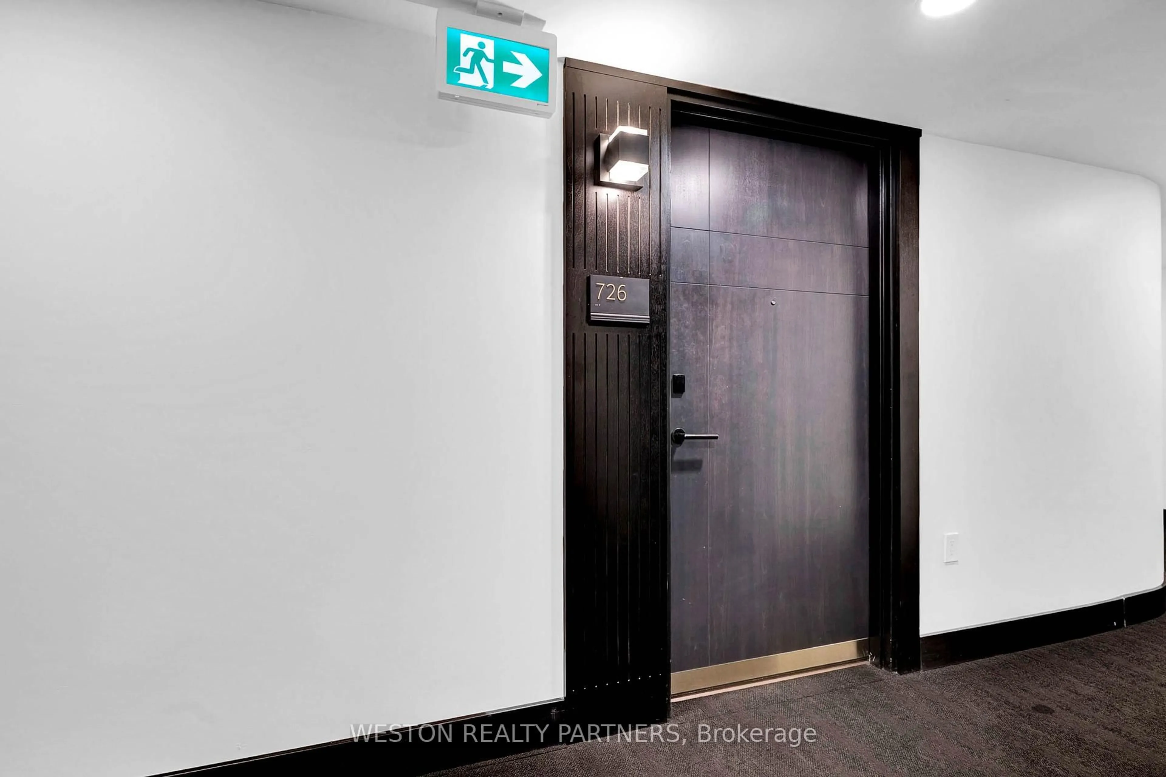 Indoor foyer for 145 Columbia St #726, Kitchener Ontario N2L 3L2