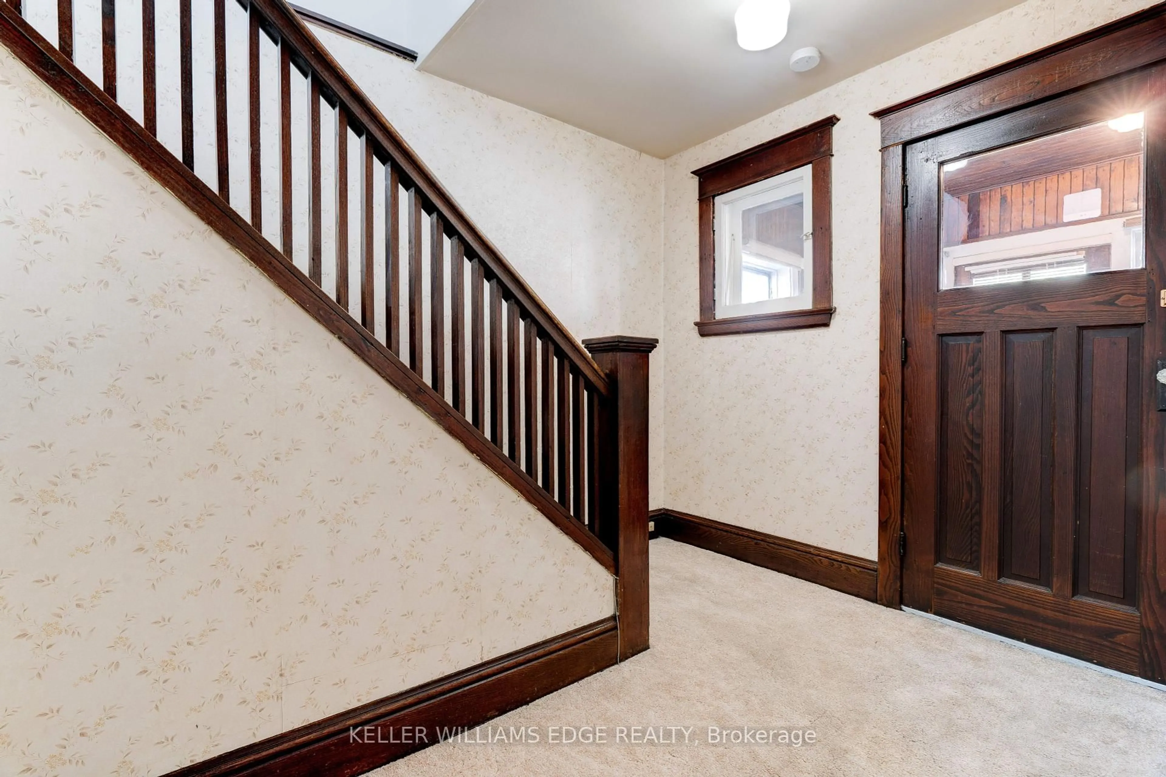 Stairs for 158 Rosslyn Ave, Hamilton Ontario L8L 7P6