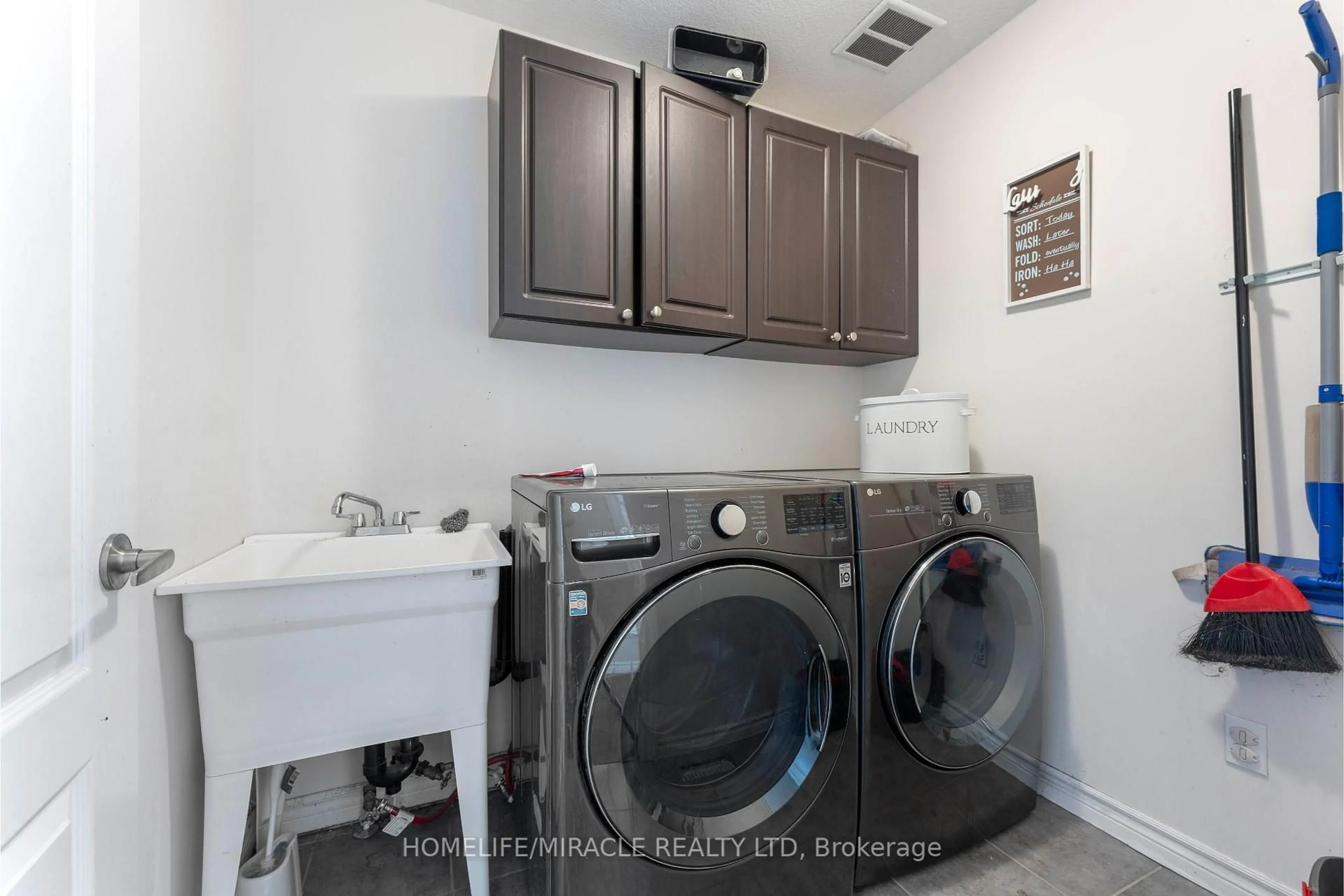 Laundry room for 6 Pompeii St, Kitchener Ontario N2R 0A8