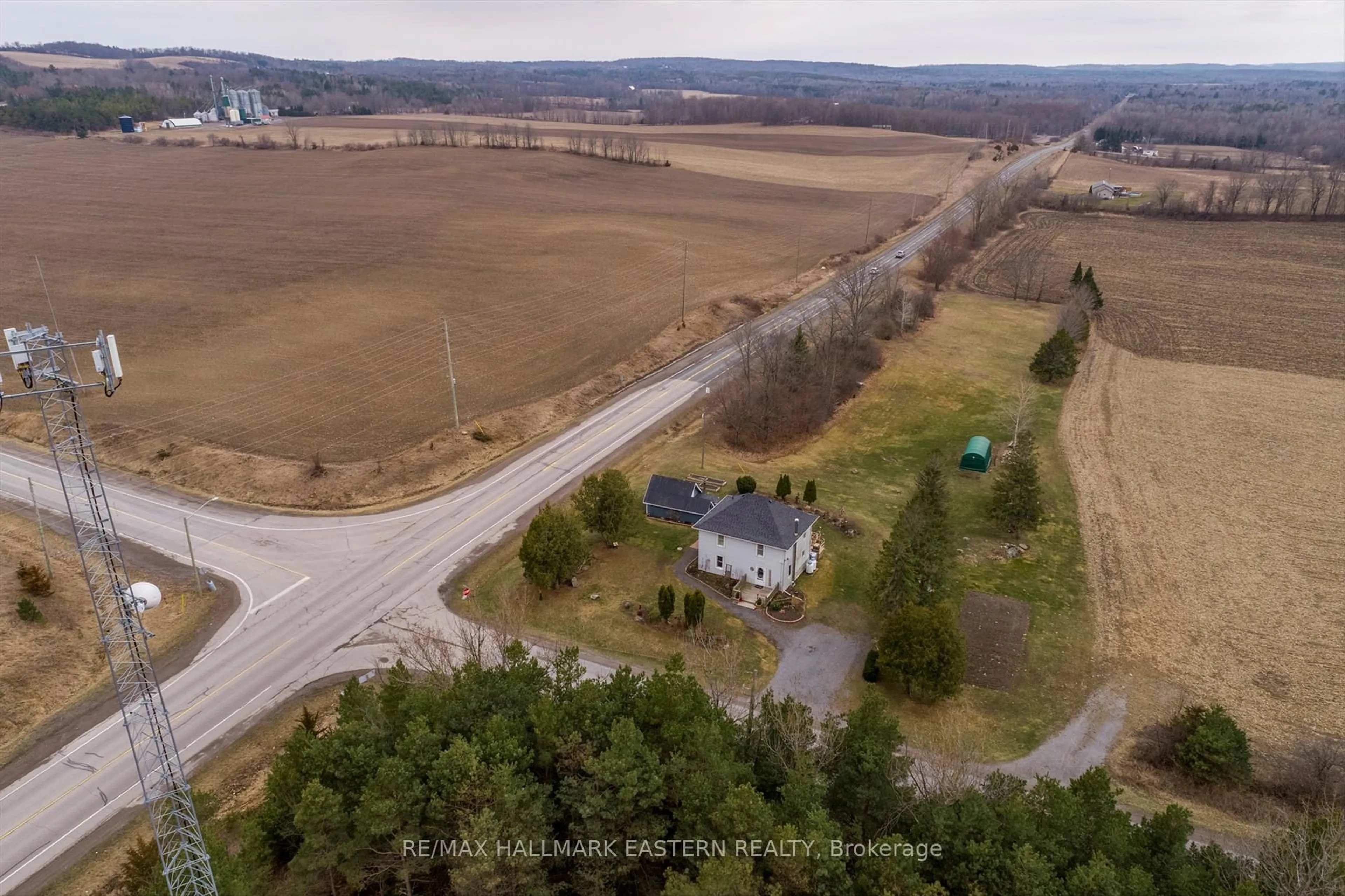 A pic from outside/outdoor area/front of a property/back of a property/a pic from drone, street for 848 County Rd 41 Rd, Brighton Ontario K0K 1R0