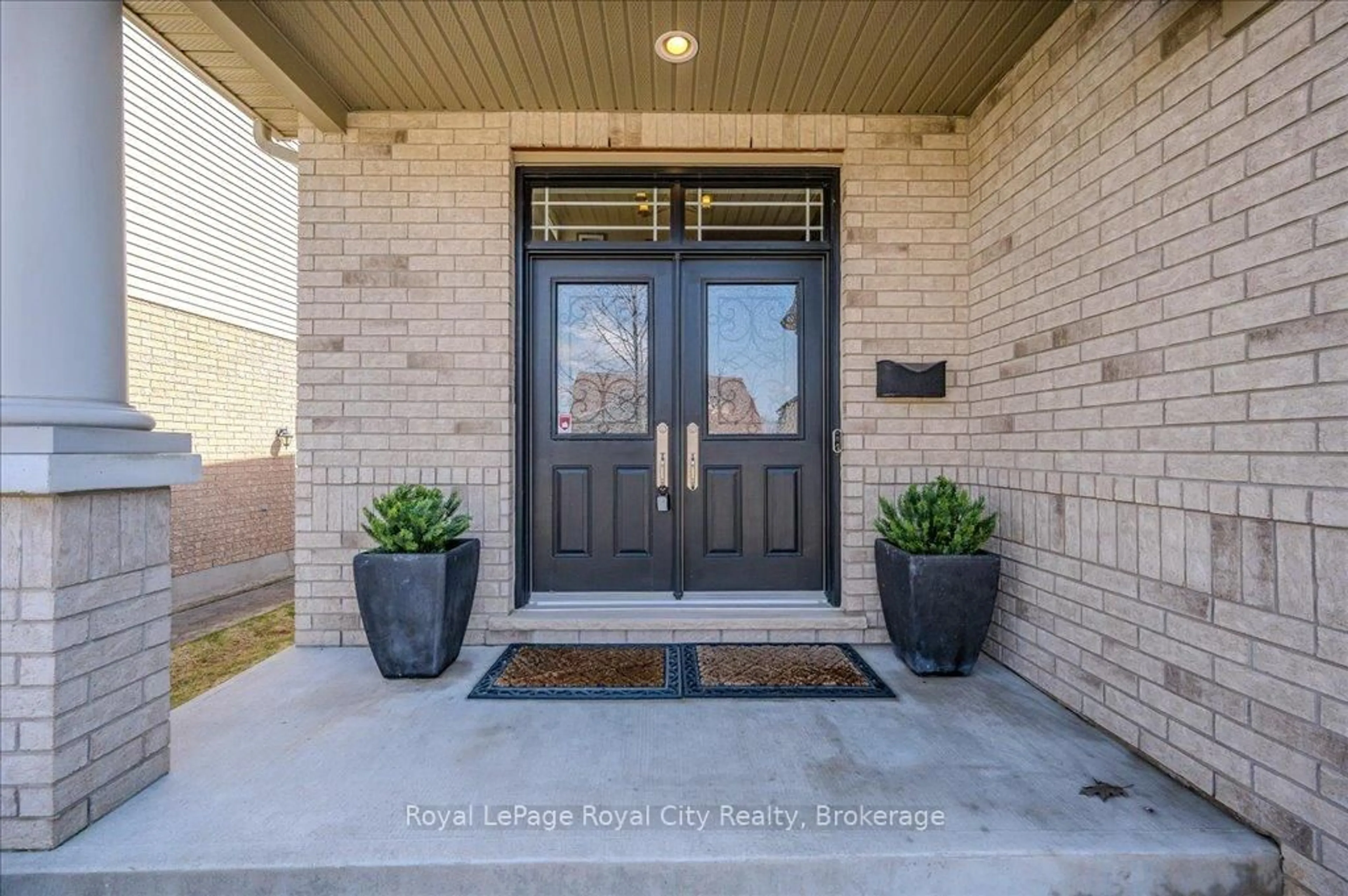 Indoor entryway for 16 Hall Ave, Guelph Ontario N1L 0B3