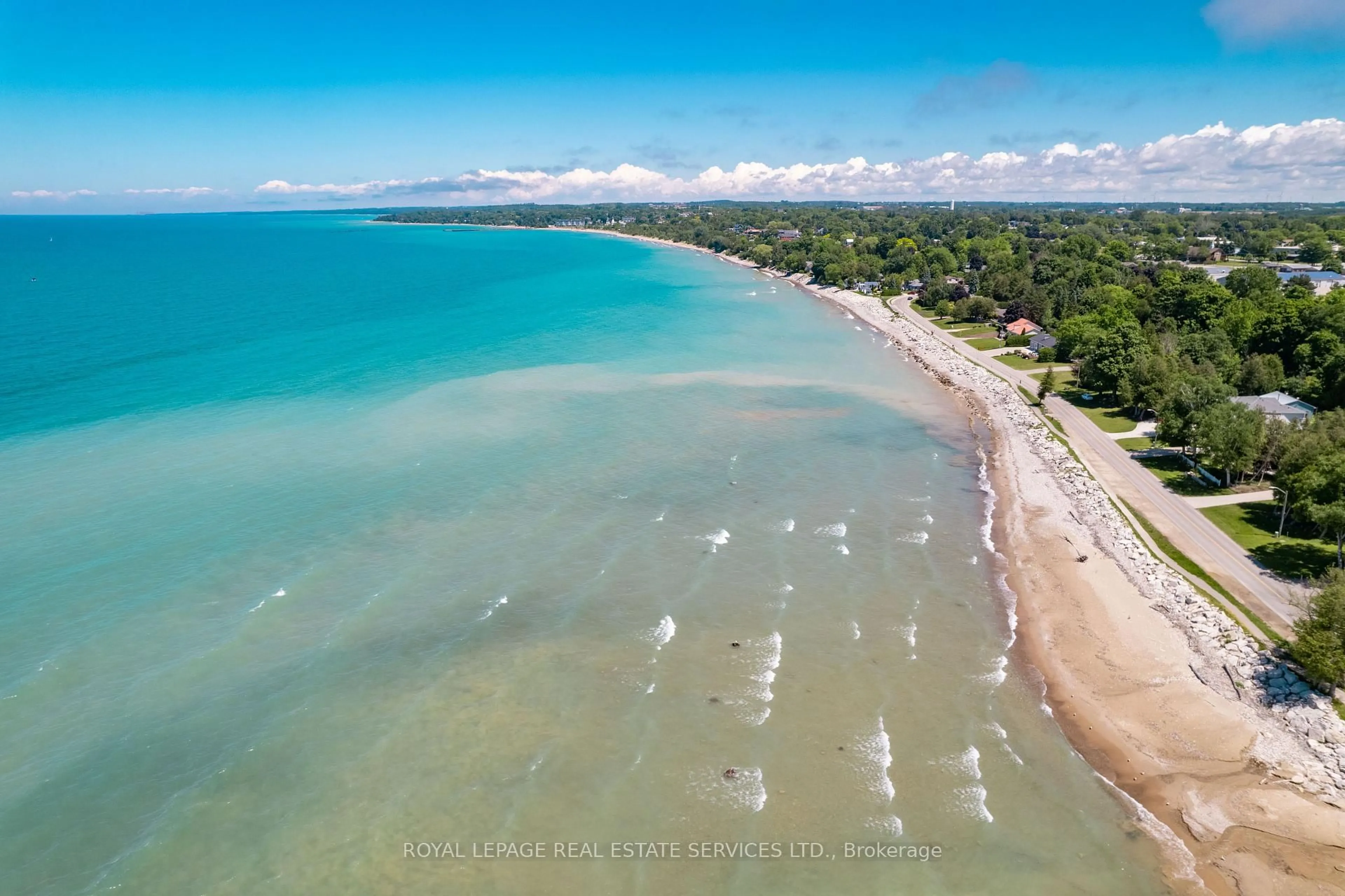 A pic from outside/outdoor area/front of a property/back of a property/a pic from drone, water/lake/river/ocean view for 39 Goderich St, Kincardine Ontario N2Z 2L2