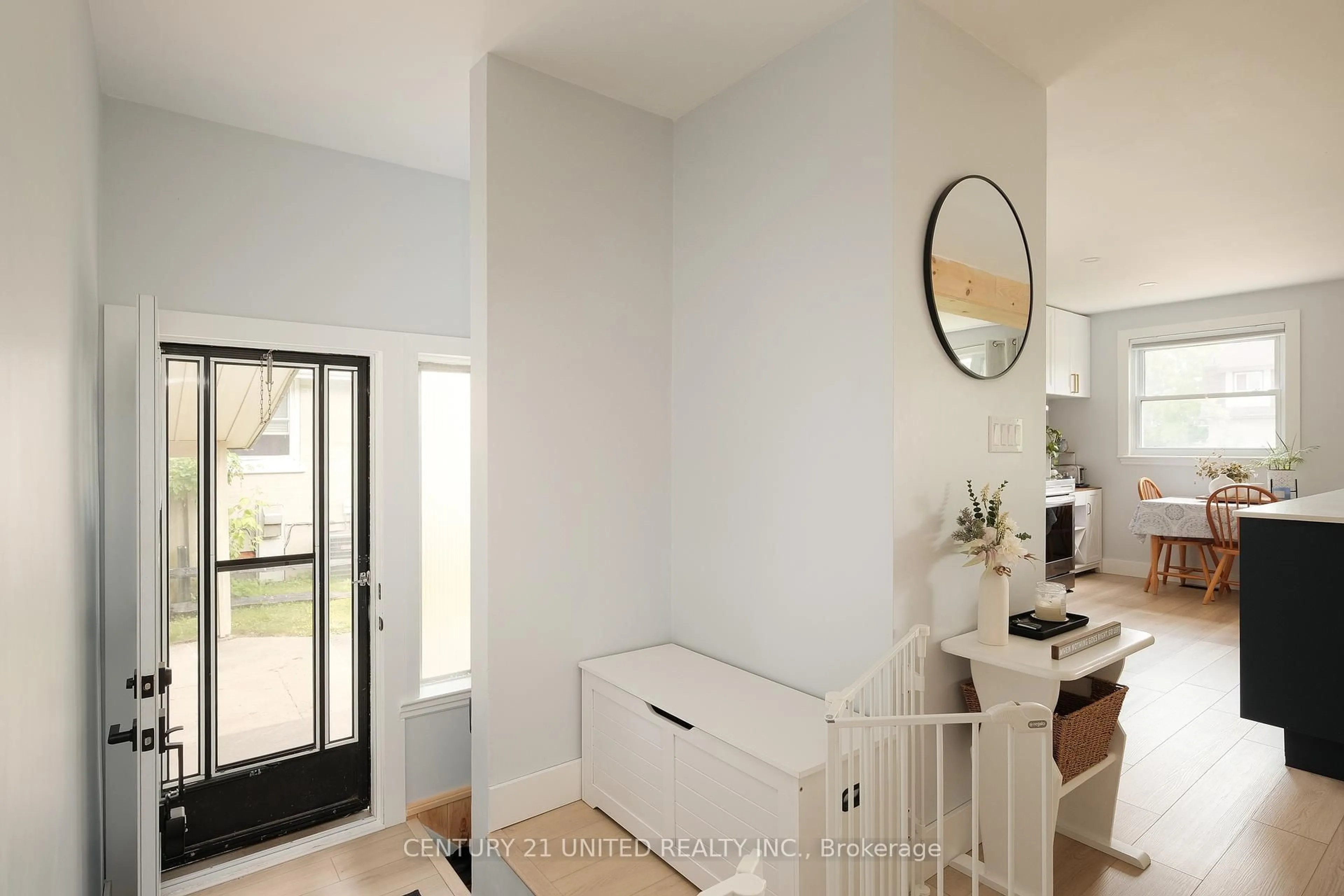 Indoor entryway for 644 Crawford Dr, Peterborough South Ontario K9J 3W6