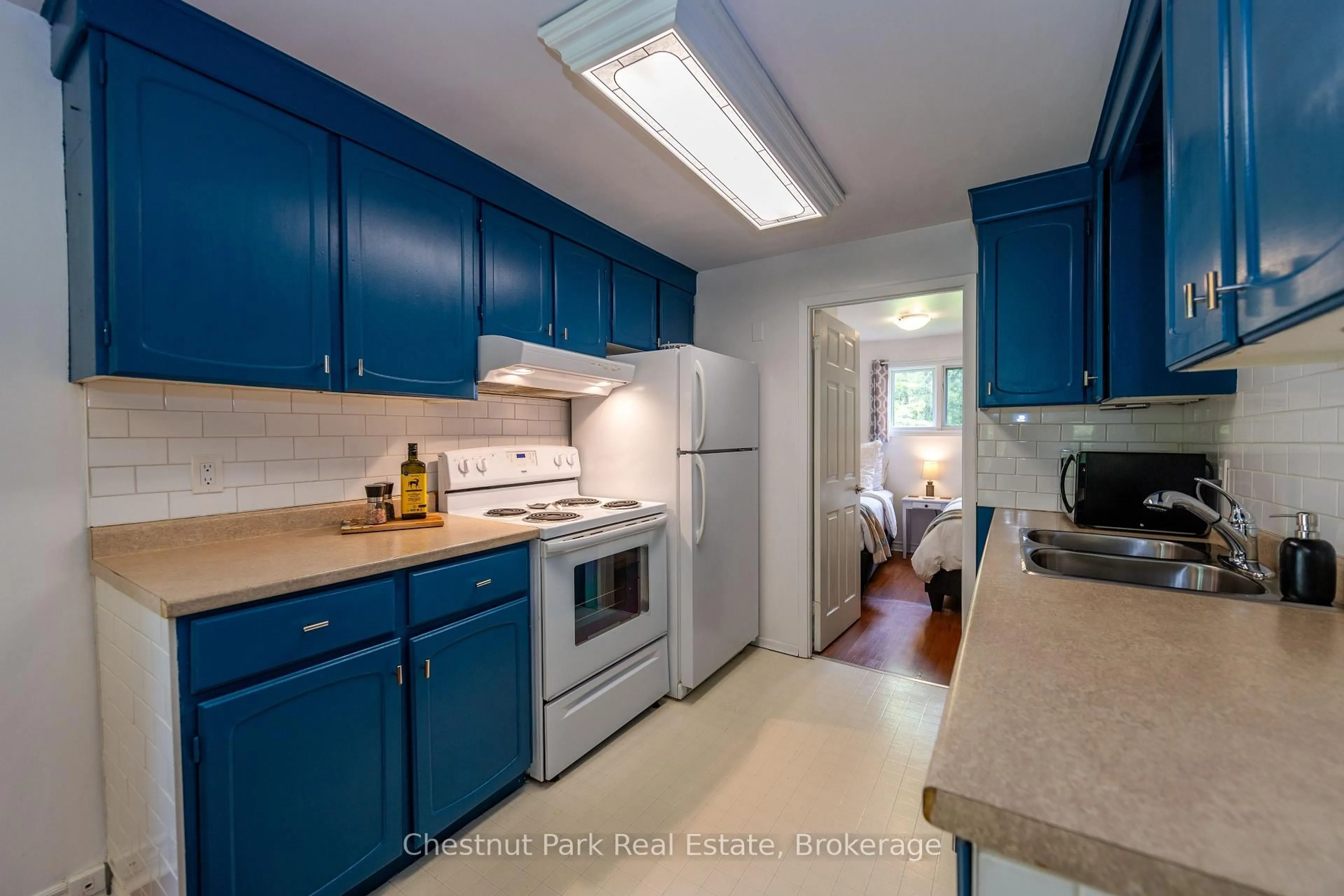 Standard kitchen, unknown for 15 Belmont St, Sundridge Ontario P0A 1Z0