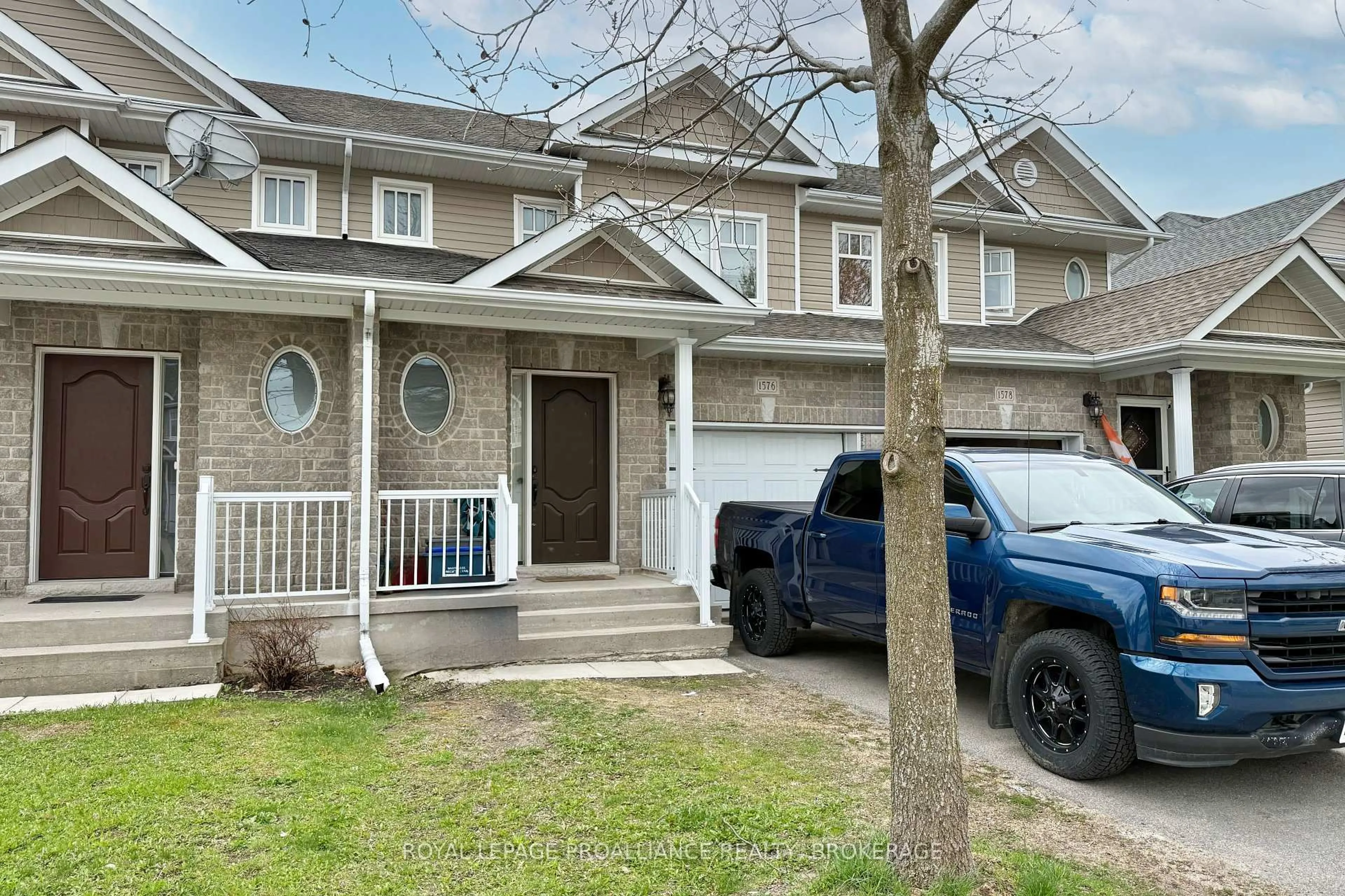 Home with vinyl exterior material, street for 1576 Crimson Cres, Kingston Ontario K7P 0J3