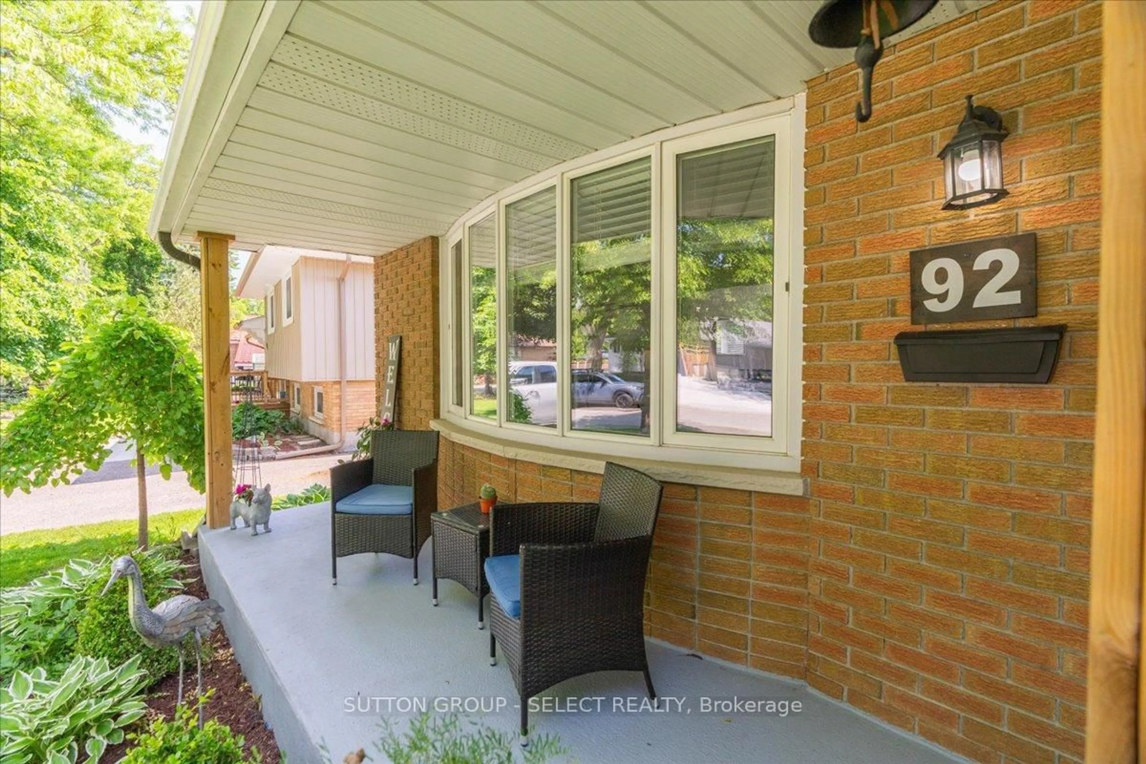 Unknown for 92 Ebury Cres, London South Ontario N6C 3E2
