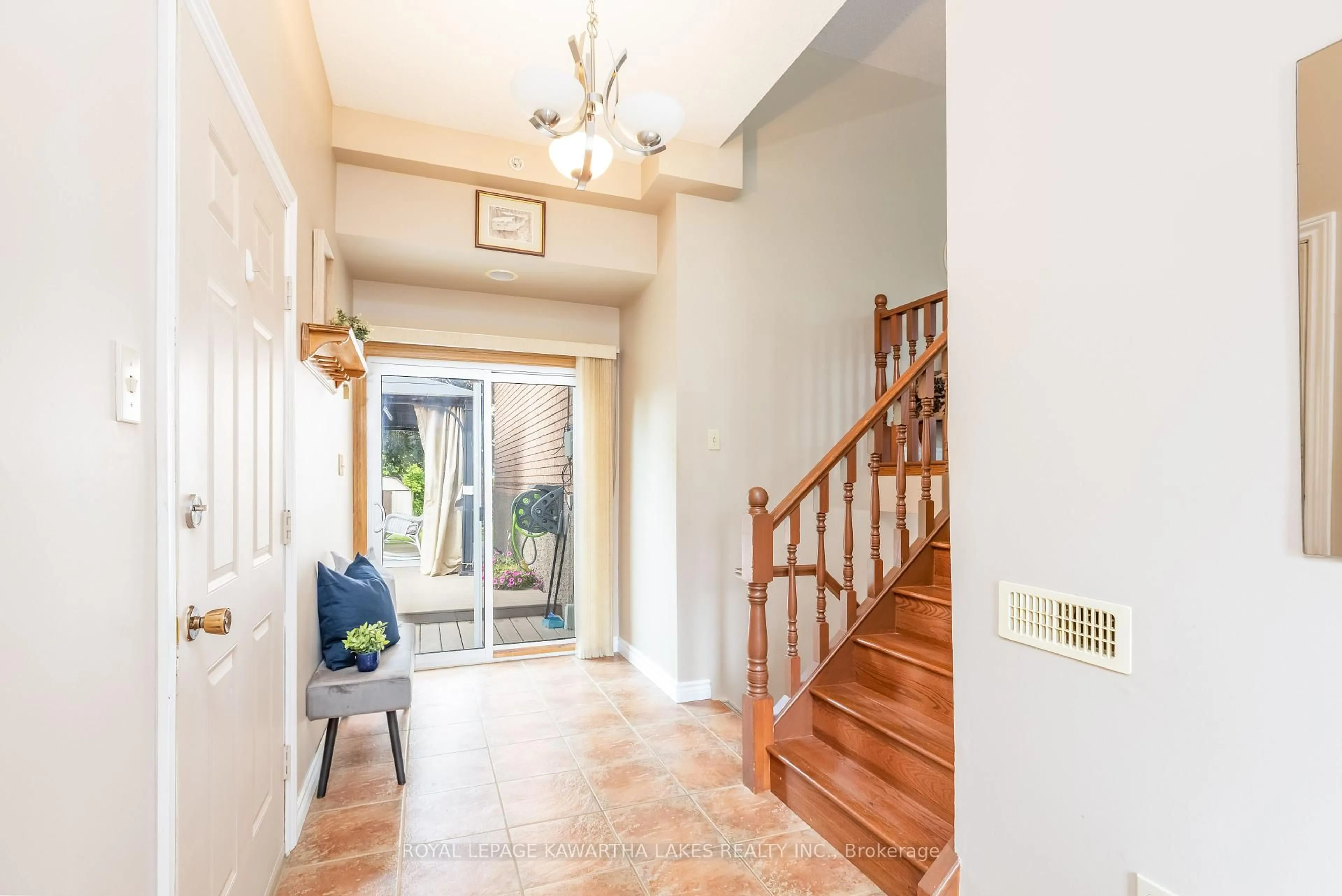 Indoor foyer for 12 Hillside Dr, Kawartha Lakes Ontario K9V 1A4