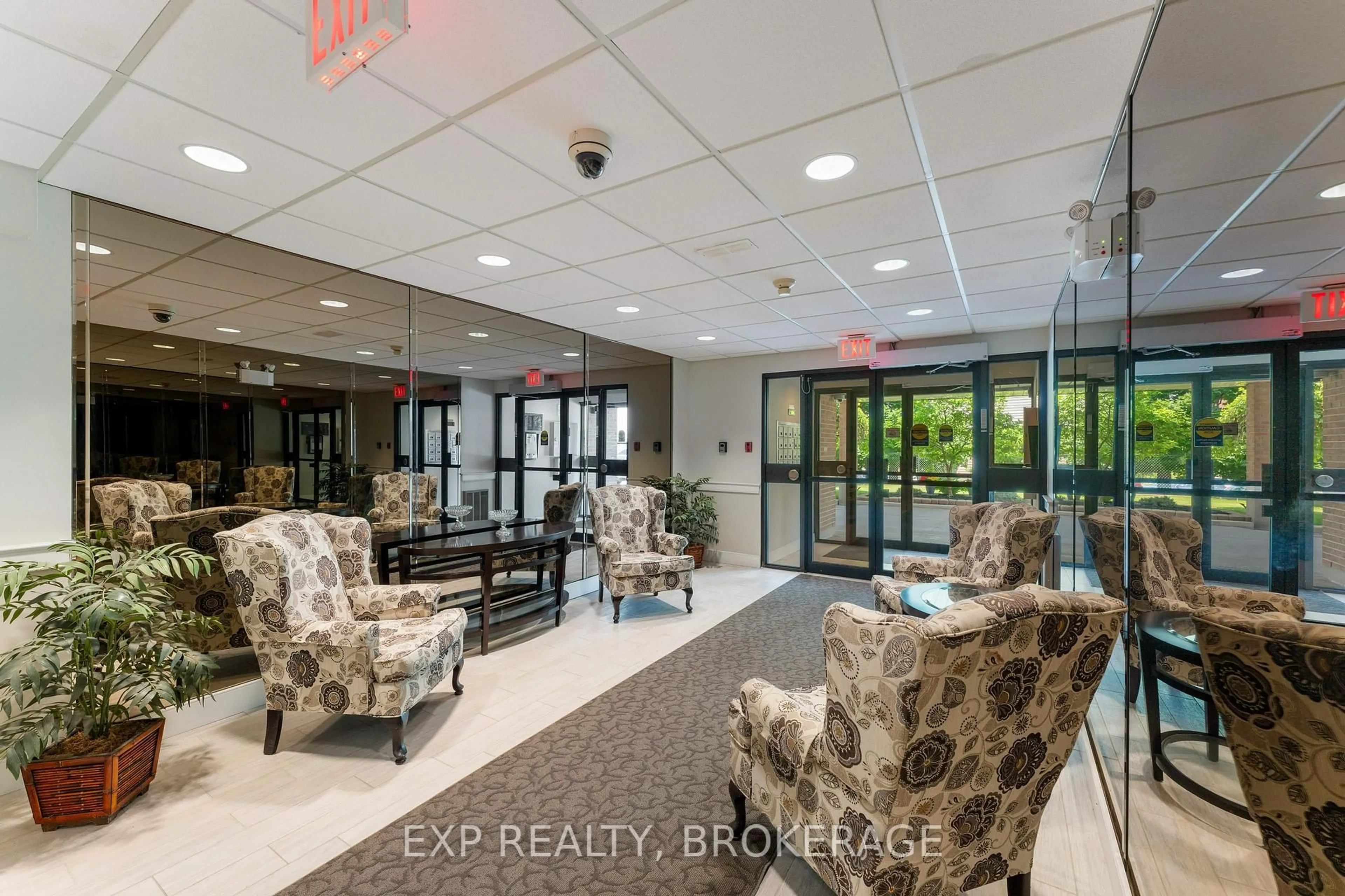 Indoor foyer for 649 Davis Dr #401, Kingston Ontario K7M 8J3