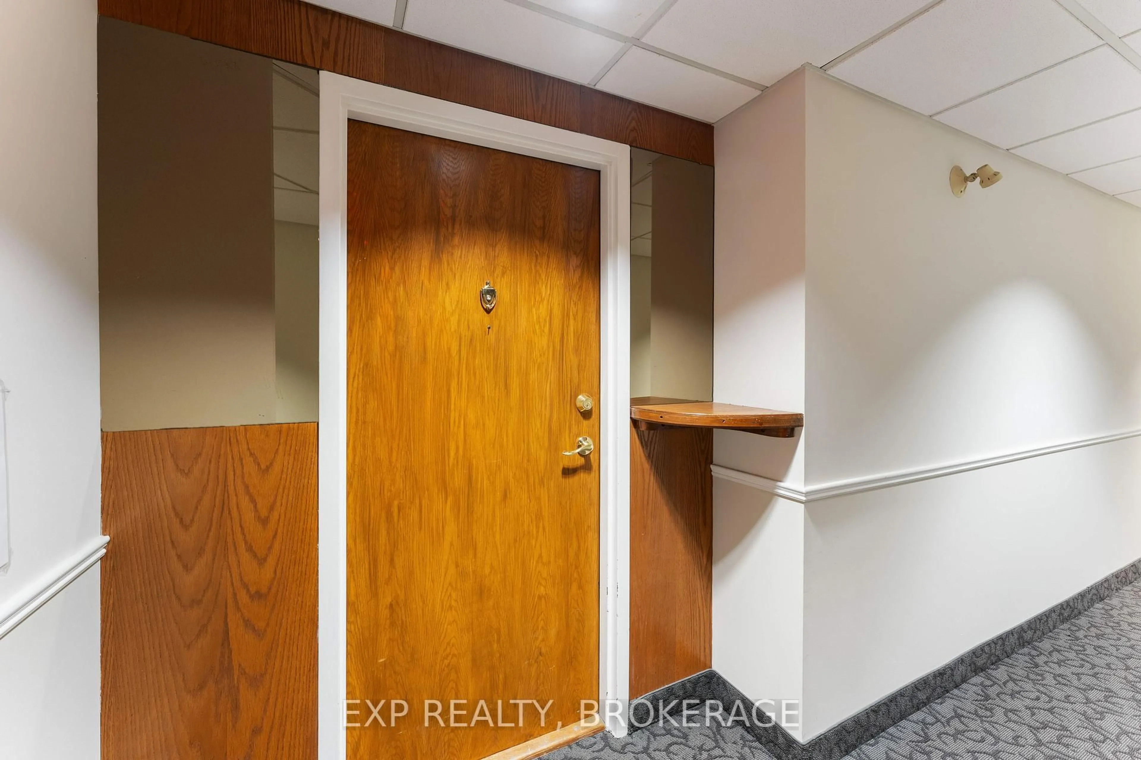 Indoor entryway for 649 Davis Dr #401, Kingston Ontario K7M 8J3