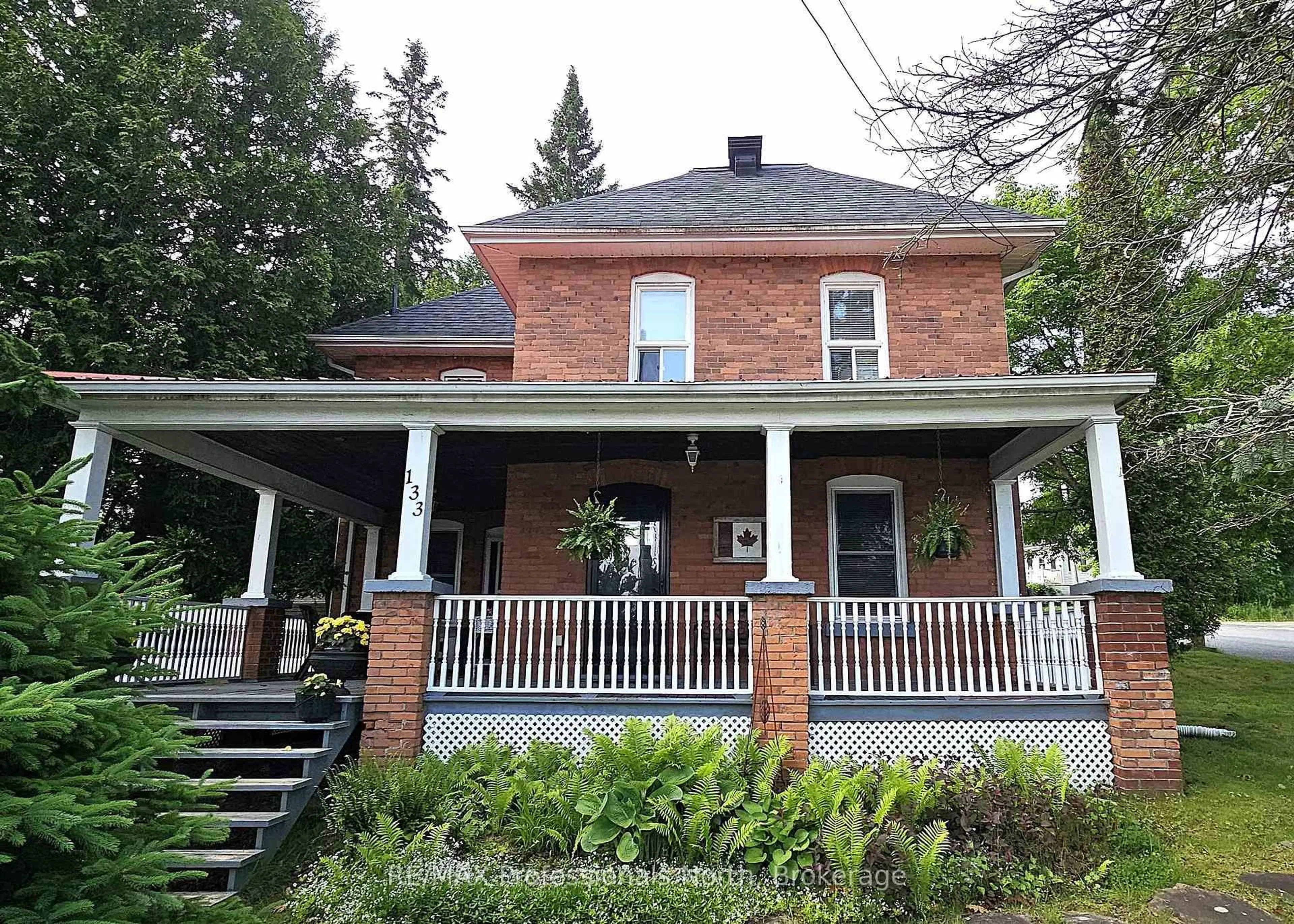 Home with brick exterior material, street for 133 Main St, Huntsville Ontario P1H 1W5