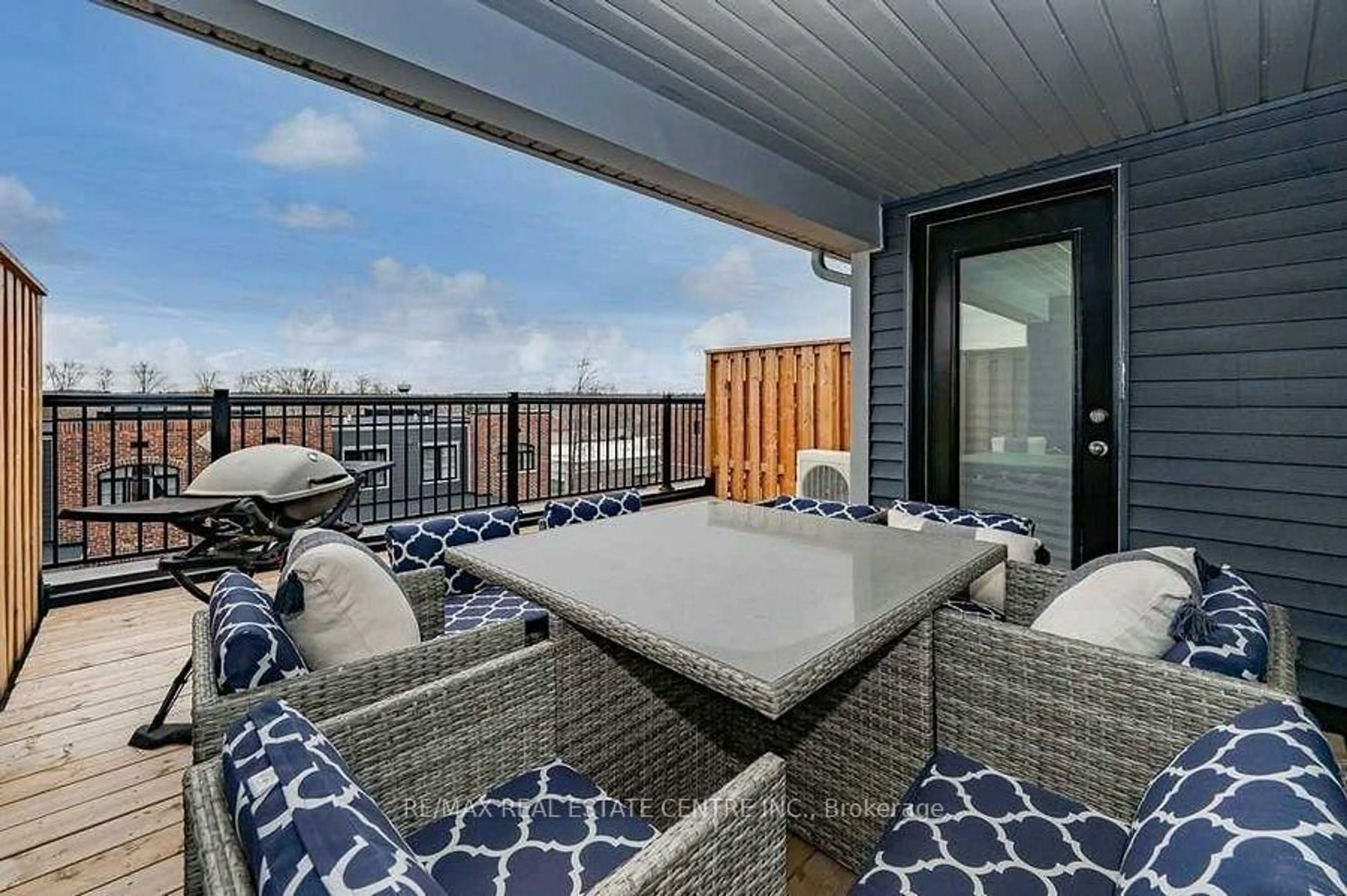 Patio, water/lake/river/ocean view for 219 Dundas St #13, Hamilton Ontario L8B 1V9