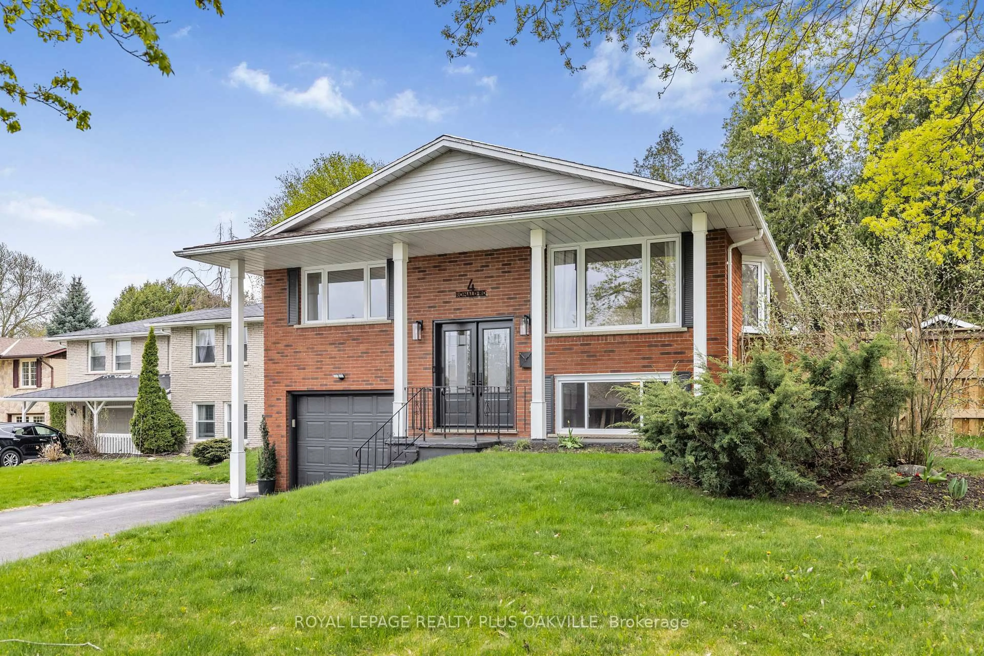Home with brick exterior material, street for 4 Ronald Rd, Cambridge Ontario N1S 4N1