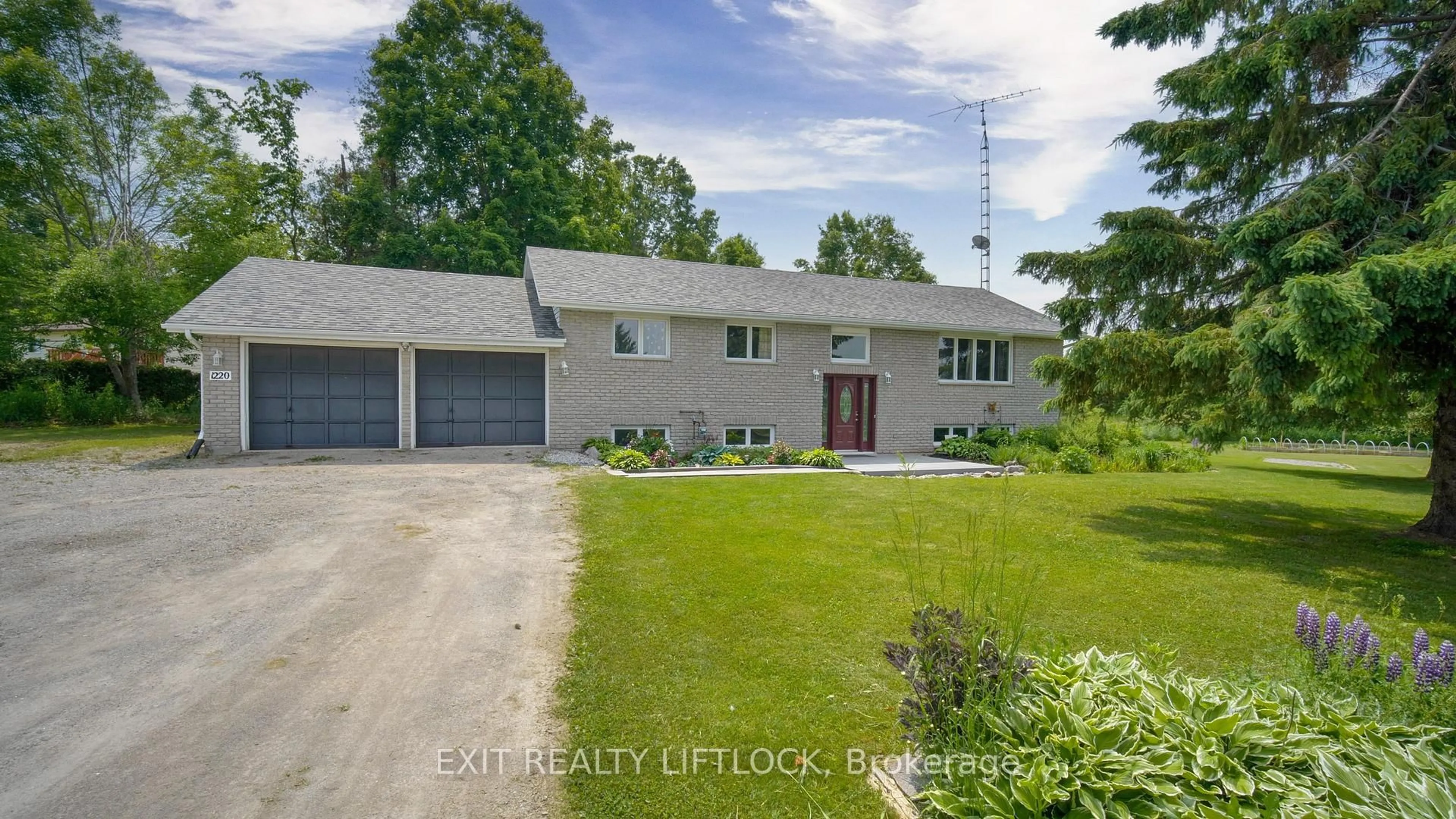 A pic from outside/outdoor area/front of a property/back of a property/a pic from drone, street for 1220 Tara Rd, Selwyn Ontario K0L 1T0