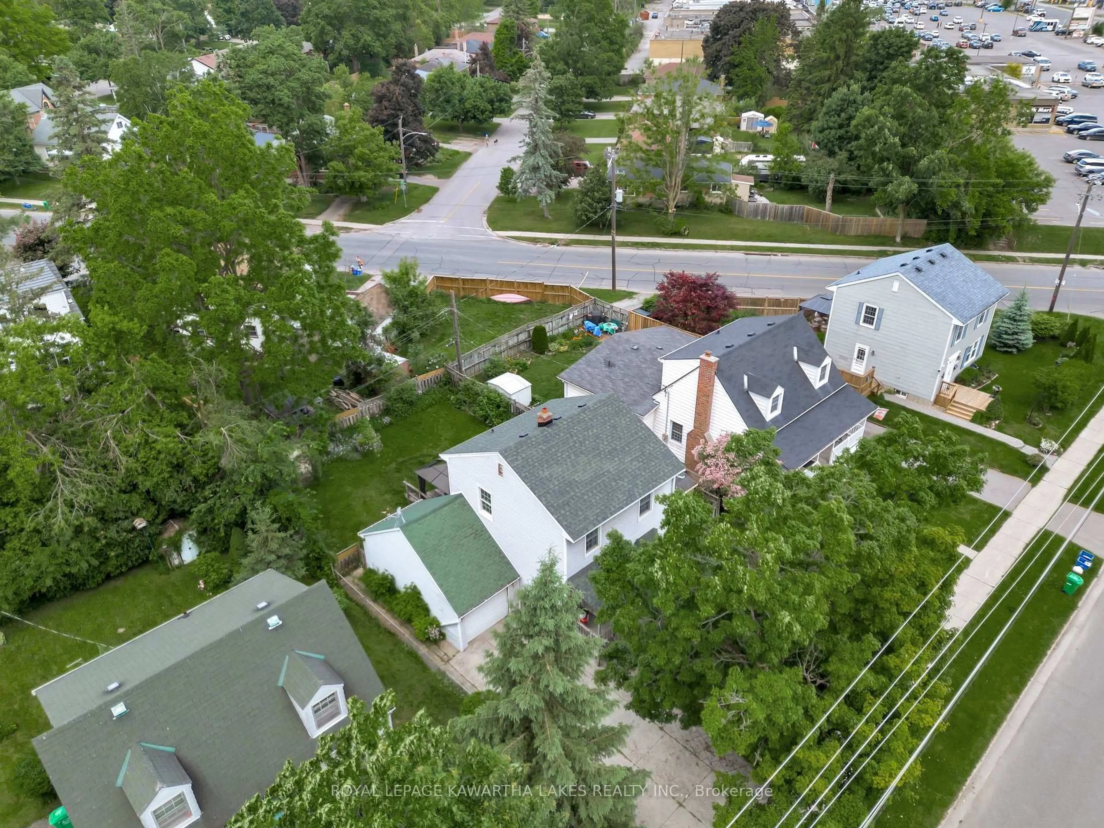 A pic from outside/outdoor area/front of a property/back of a property/a pic from drone, street for 769 Chesterfield Ave, Peterborough North Ontario K9H 4Y1