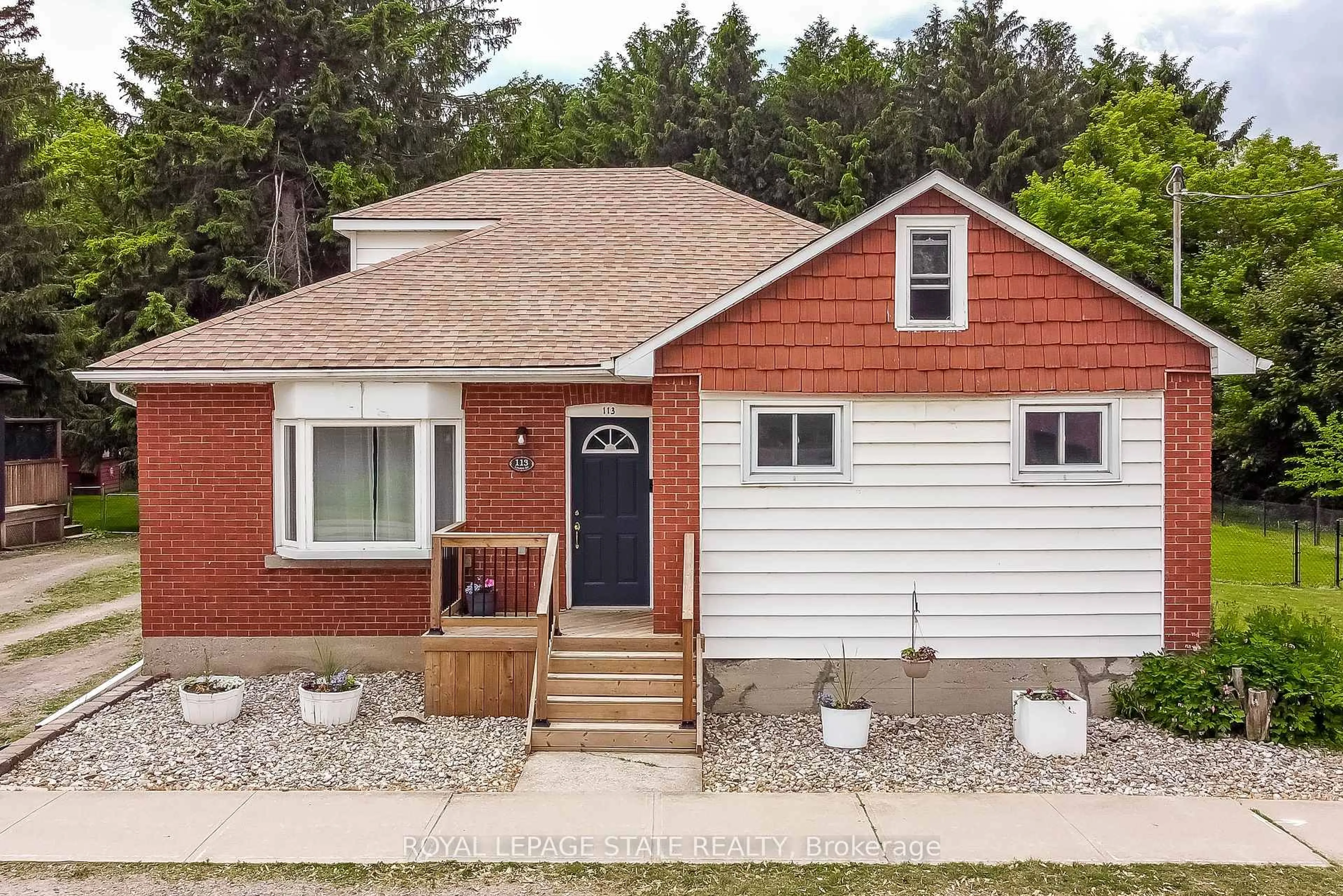 Home with brick exterior material, street for 113 Lynden Rd, Hamilton Ontario L0R 1T0
