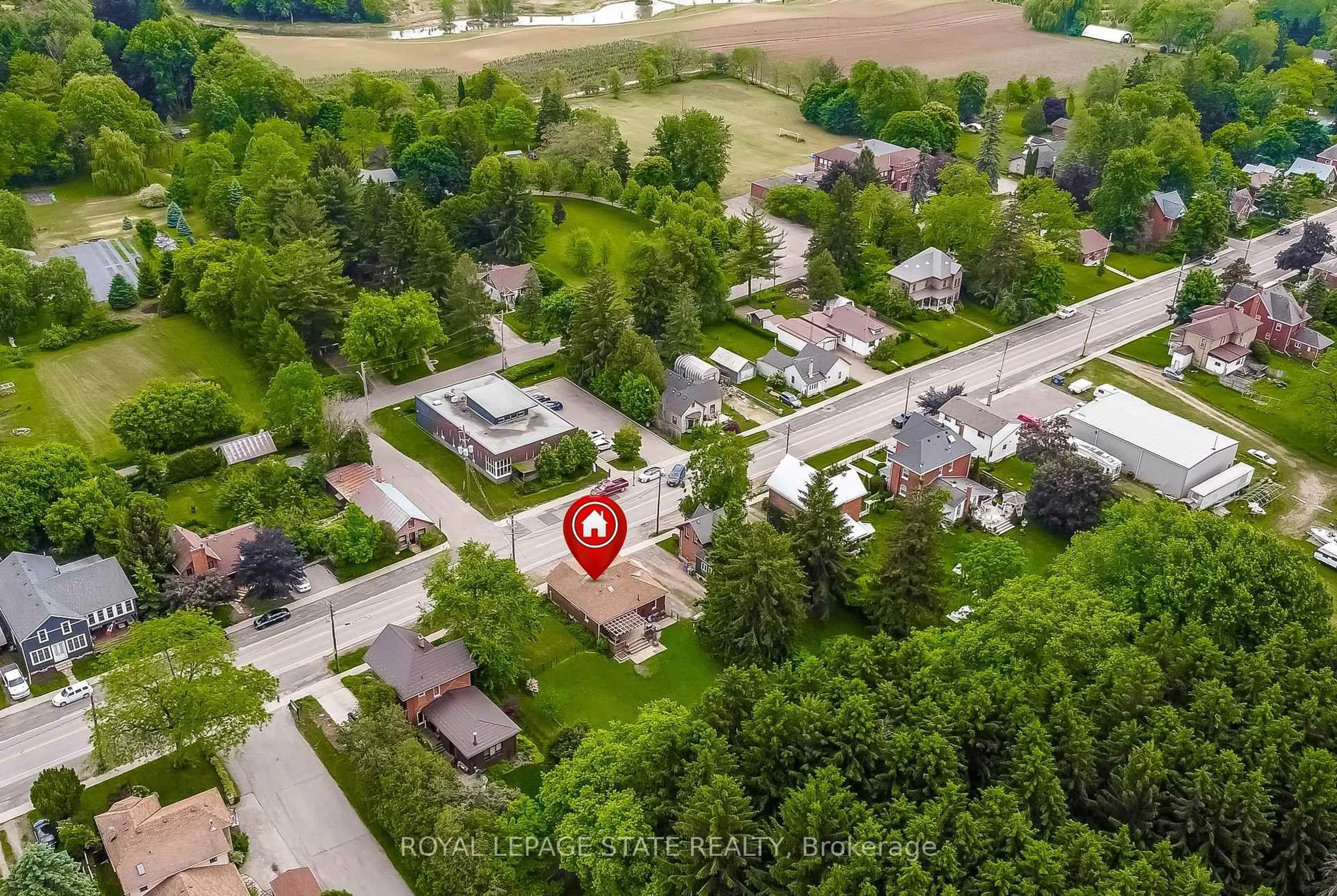 A pic from outside/outdoor area/front of a property/back of a property/a pic from drone, street for 113 Lynden Rd, Hamilton Ontario L0R 1T0