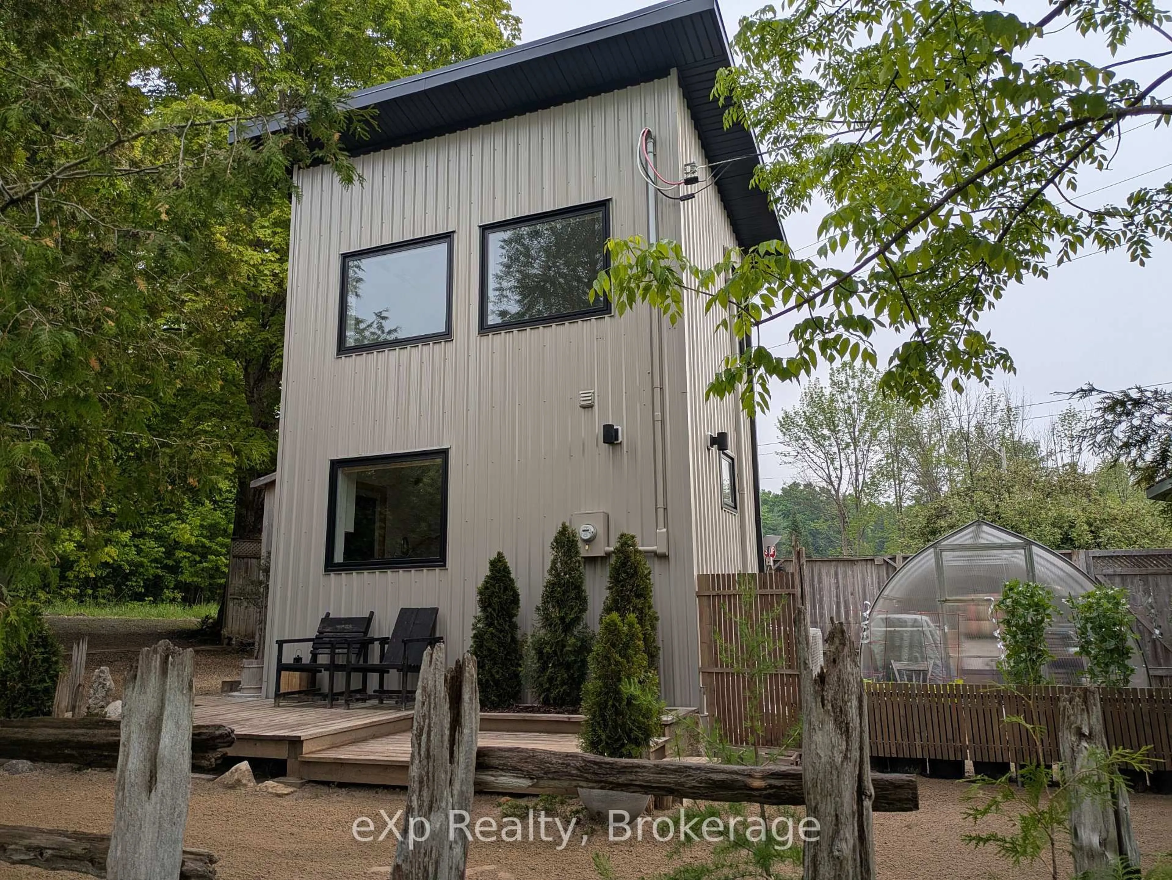 Home with vinyl exterior material, unknown for 9 Summer Ave, South Bruce Peninsula Ontario N0H 1X0