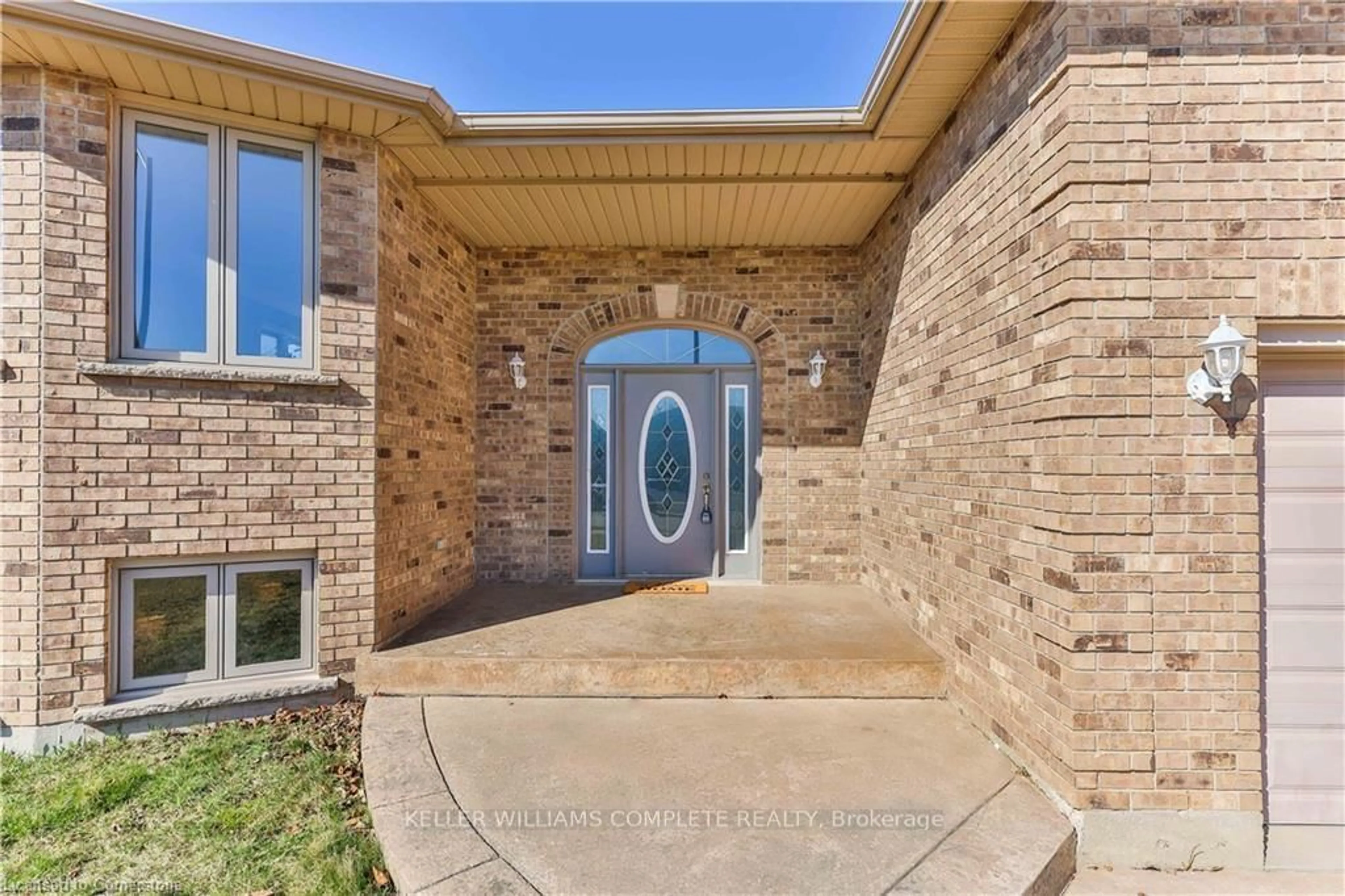 Unknown for 98 THOMAS Ave, Brantford Ontario N3S 7V4