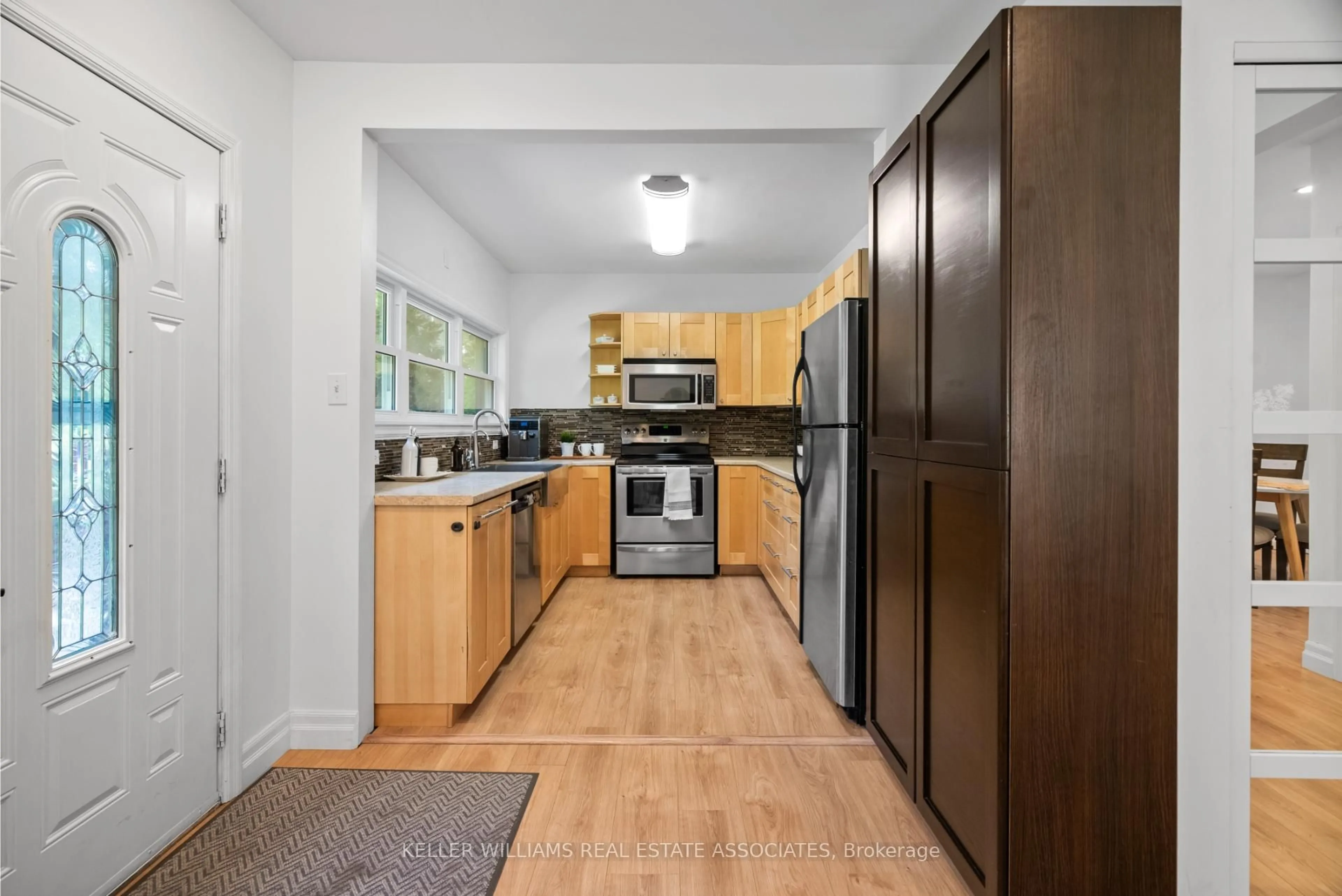 Standard kitchen, unknown for 196 Sheldon Ave, Kitchener Ontario N2H 3M8