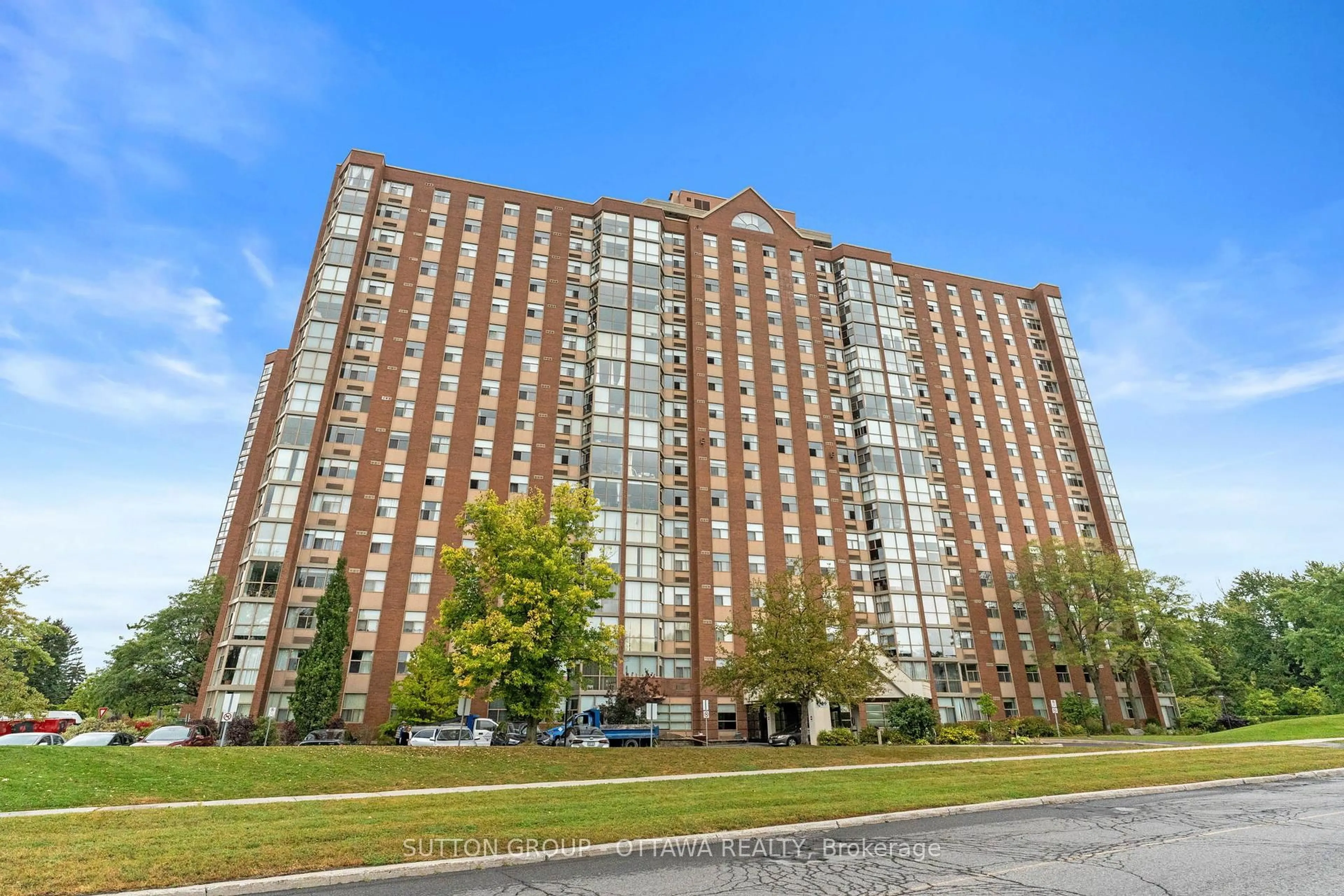 Unknown for 2760 CAROUSEL Cres #1111, Ottawa Ontario K1T 2N4