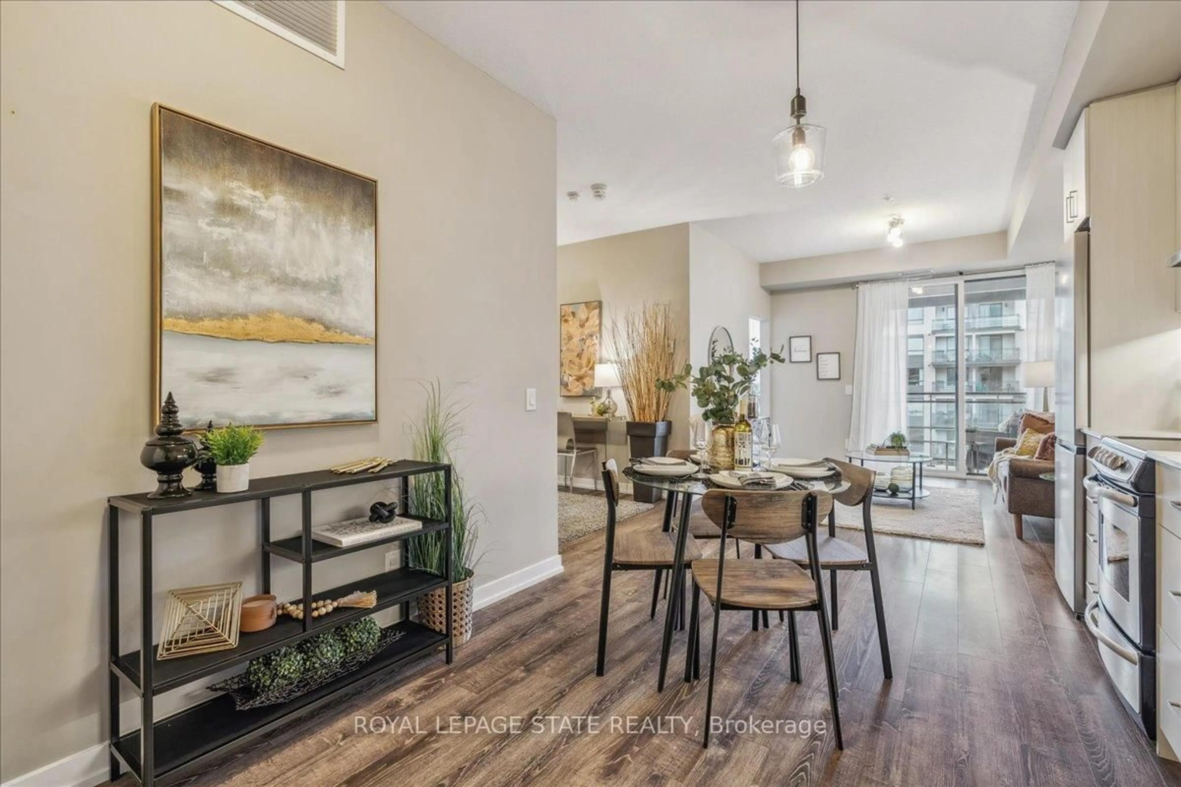 Dining room, unknown for 10 Esplanade Lane #418, Grimsby Ontario L3M 0H1