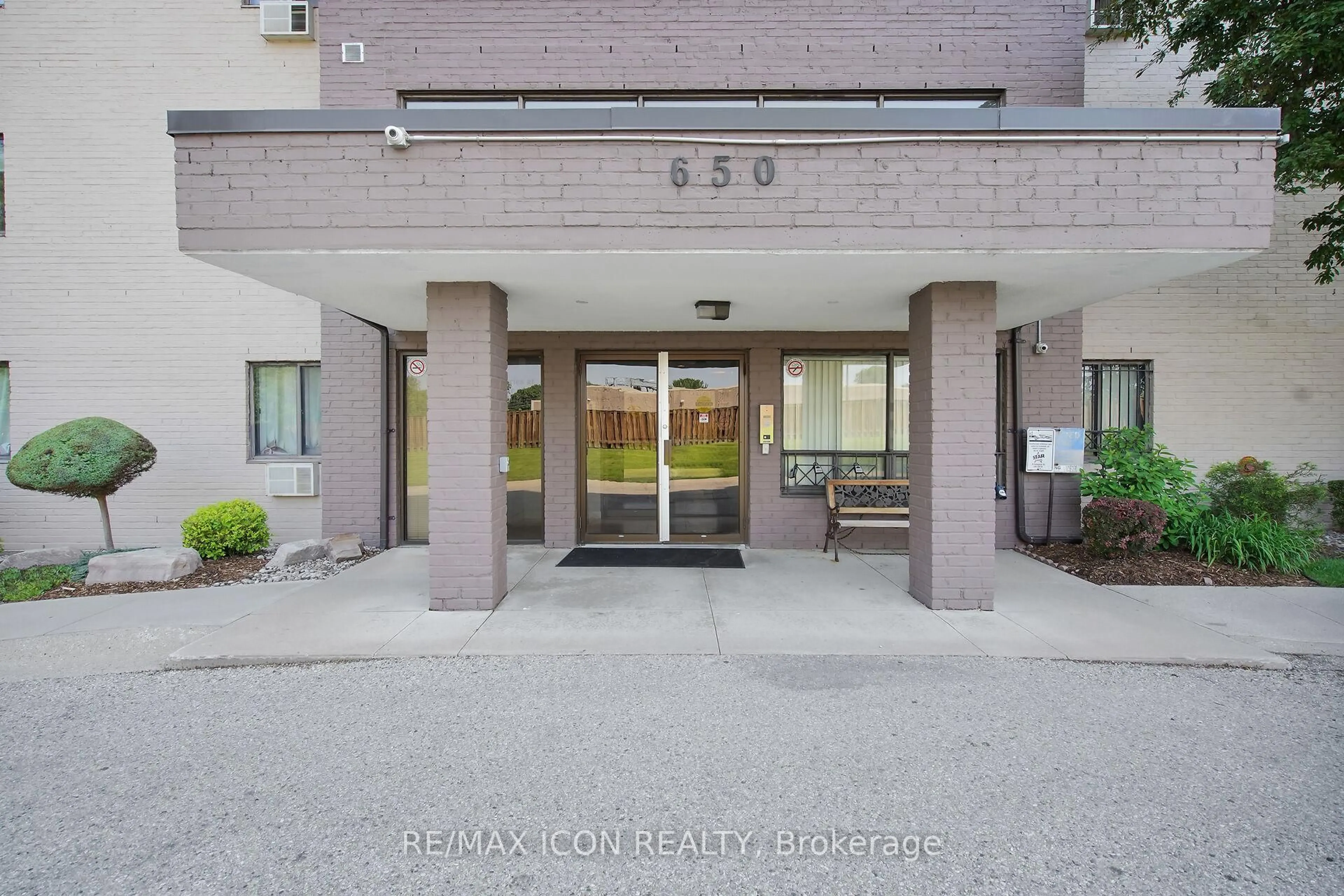 Unknown for 650 Cheapside St #408, London East Ontario N5Y 5J8