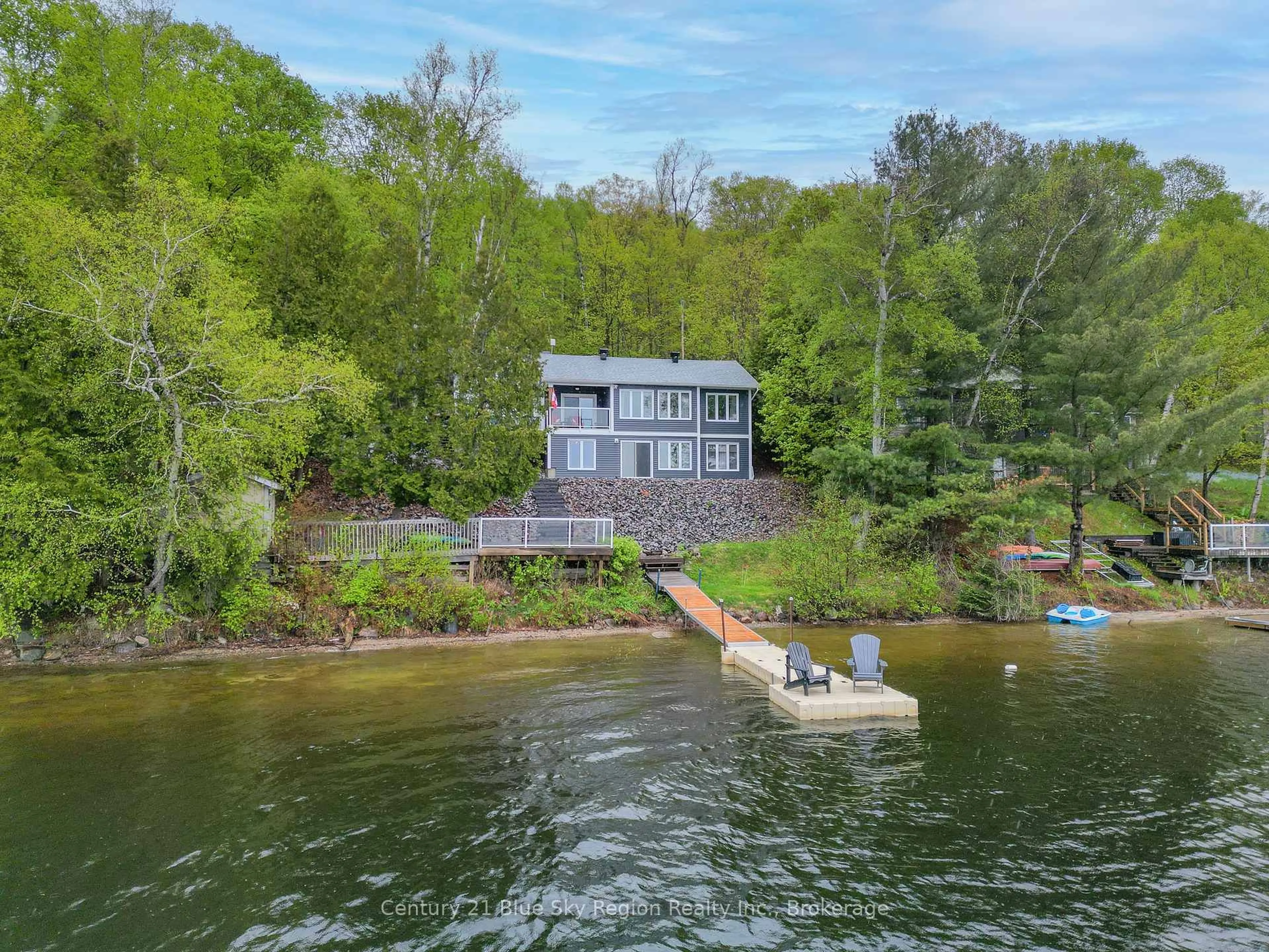 A pic from outside/outdoor area/front of a property/back of a property/a pic from drone, water/lake/river/ocean view for 285 Northshore Rd, North Bay Ontario P1B 8G4