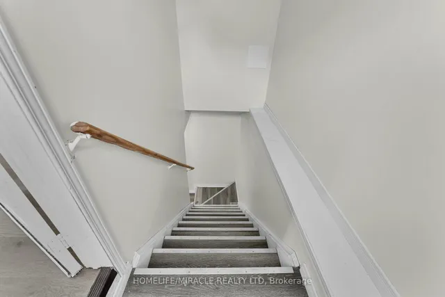 Additional property image - 120 Jansen Ave