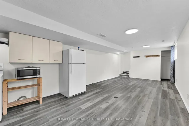 Additional property image - 120 Jansen Ave