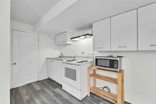 Additional property image - 120 Jansen Ave