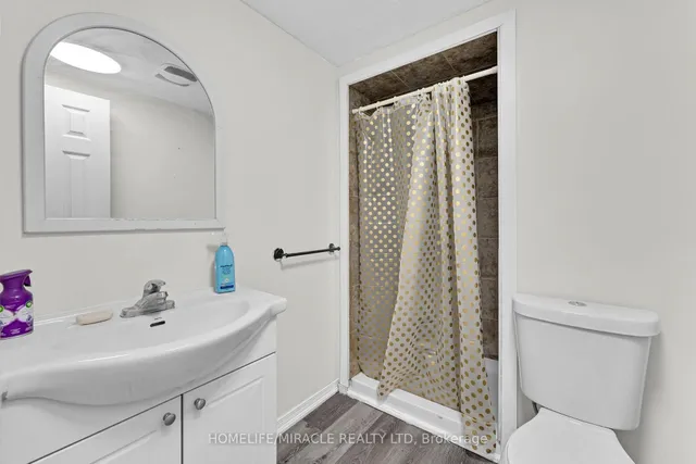 Additional property image - 120 Jansen Ave