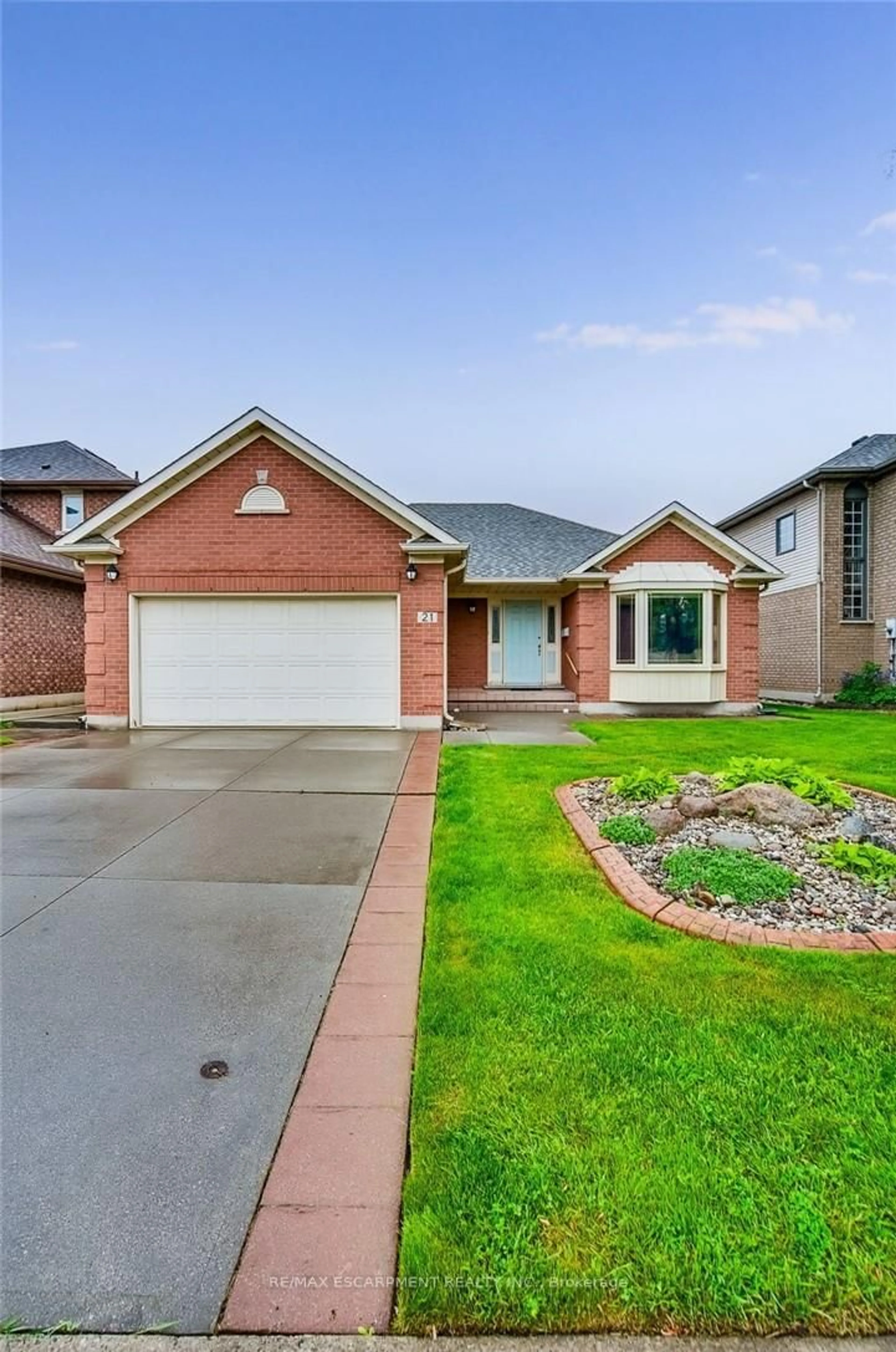 Home with brick exterior material, street for 21 RIVIERA Rdge, Hamilton Ontario L8E 5E6