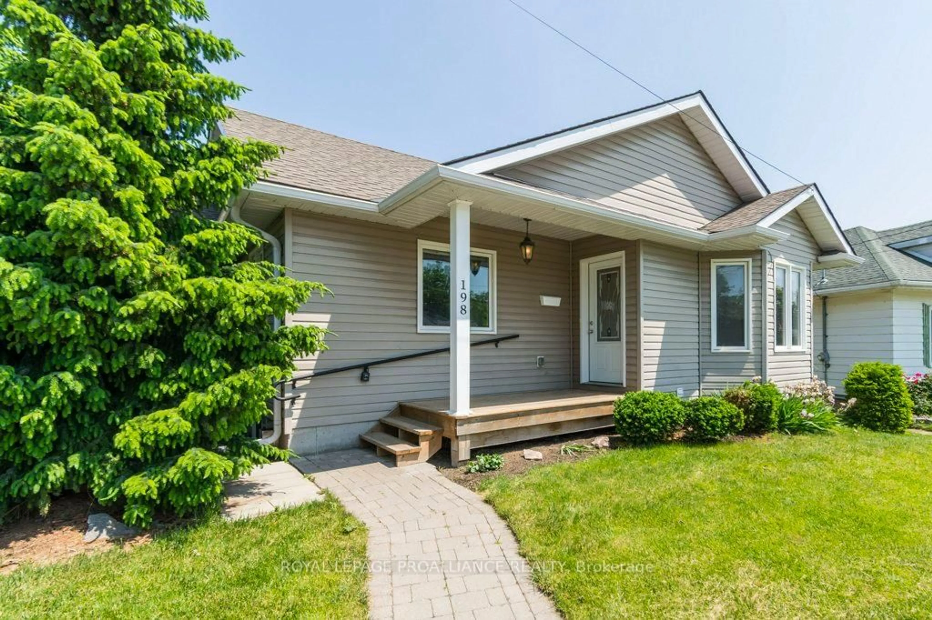 Home with vinyl exterior material, street for 198 Moira St, Belleville Ontario K8P 1T5