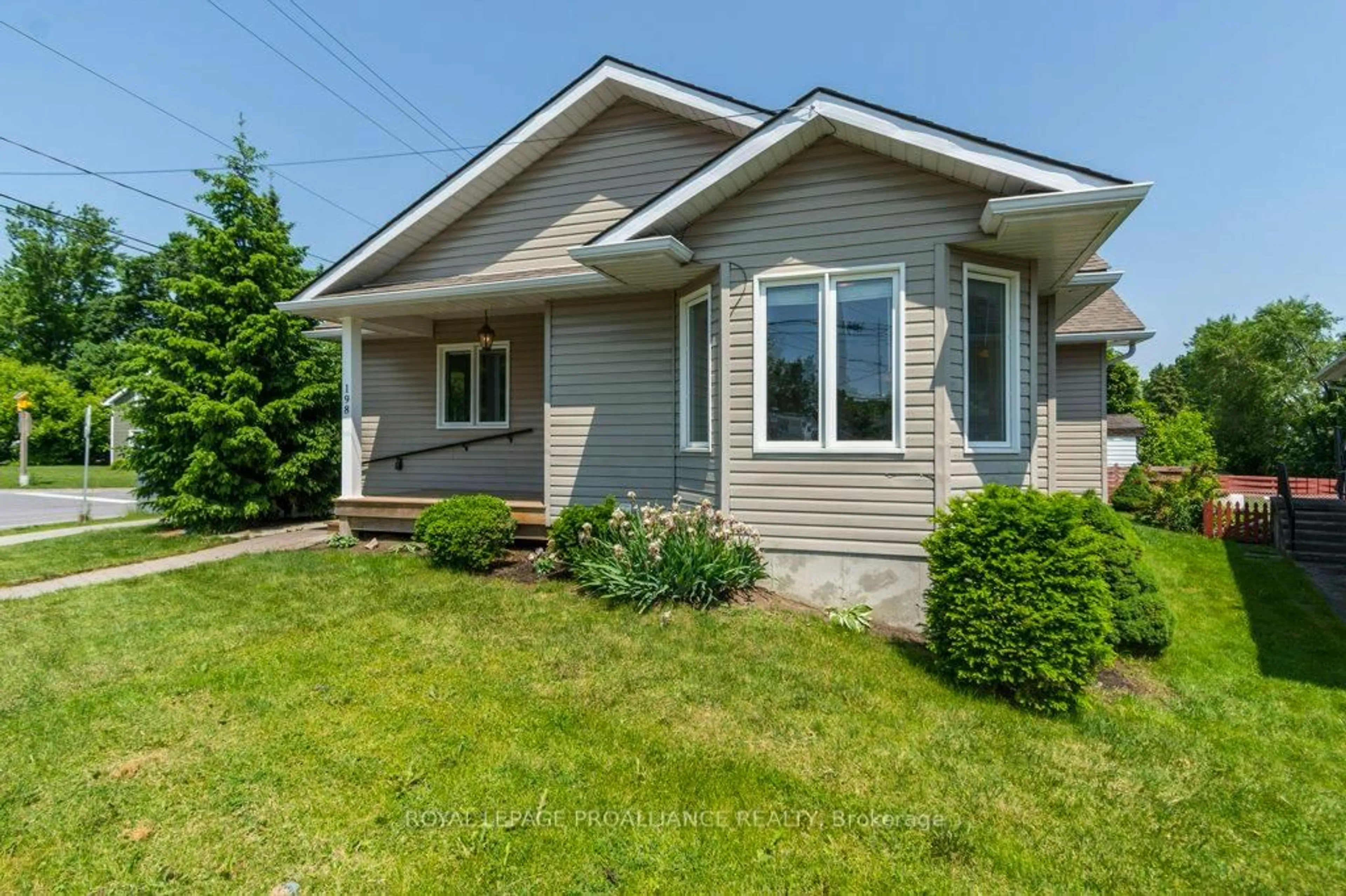 Home with vinyl exterior material, street for 198 Moira St, Belleville Ontario K8P 1T5