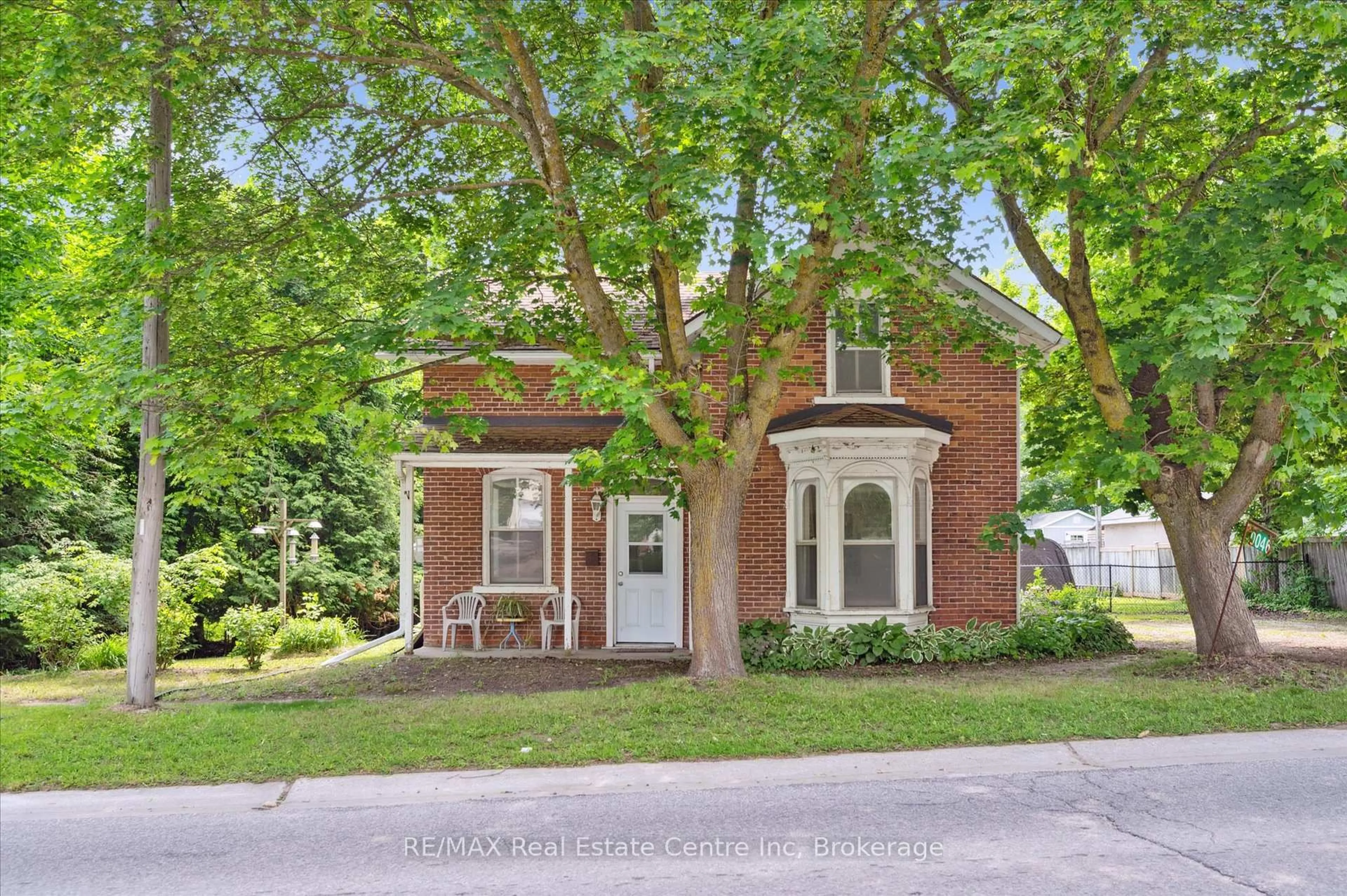 Home with brick exterior material, street for 46 Wellington Road 19 Rd, Centre Wellington Ontario N0B 1J0