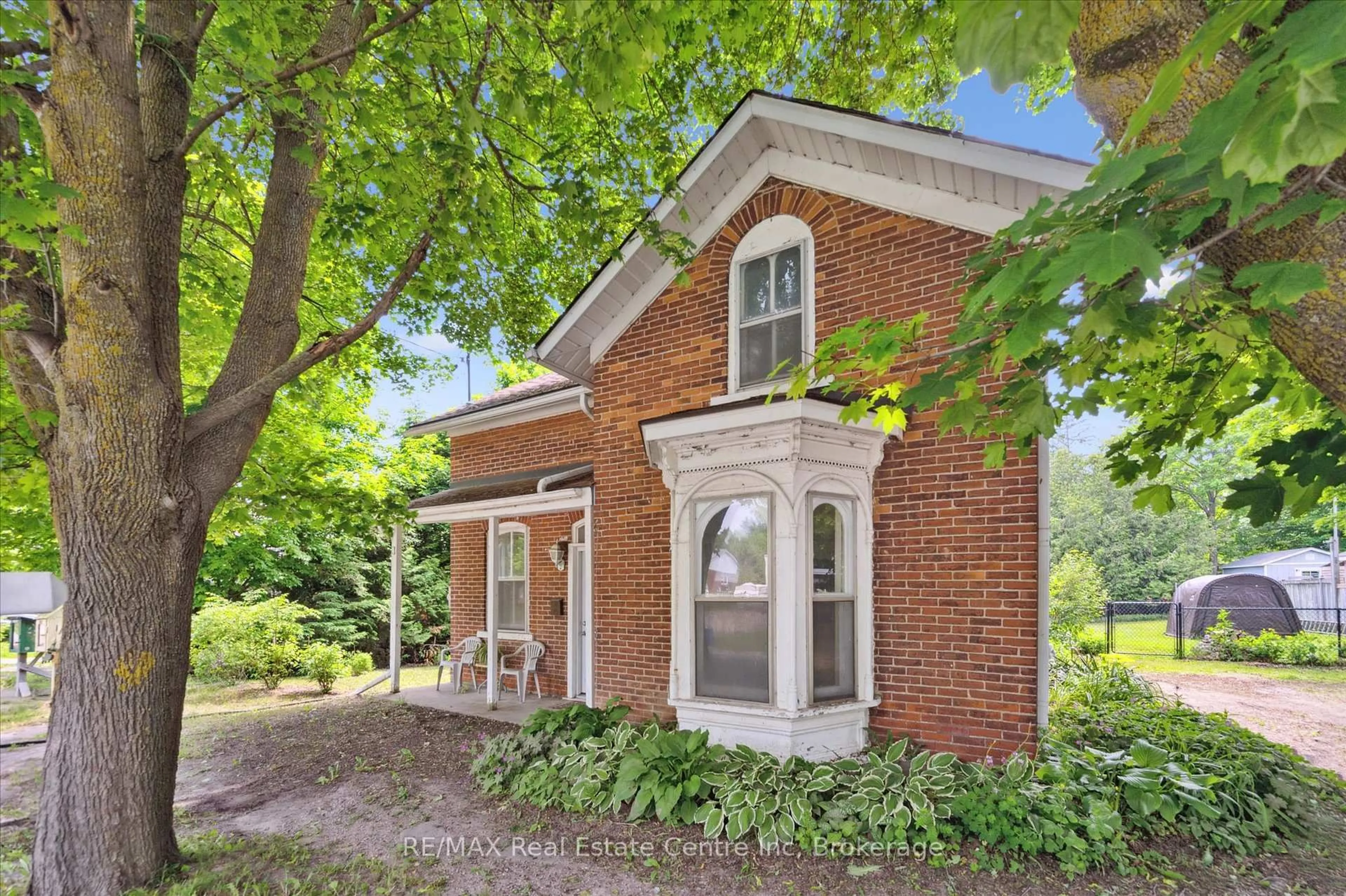Home with brick exterior material, building for 46 Wellington Road 19 Rd, Centre Wellington Ontario N0B 1J0