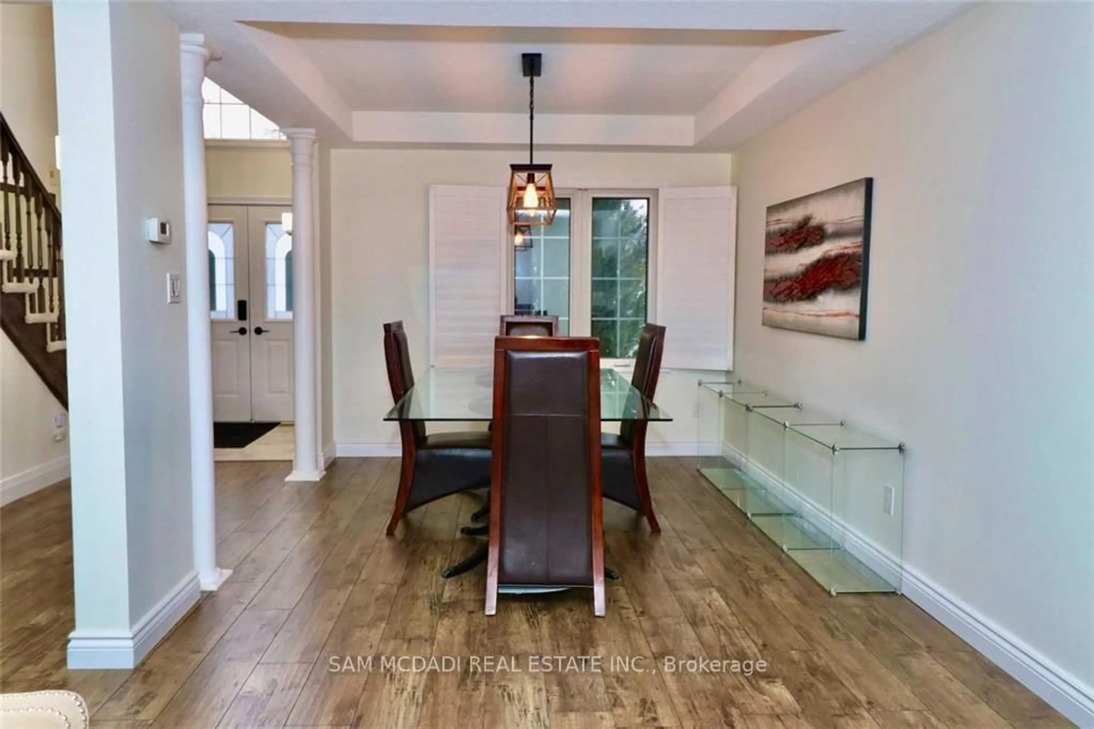 Dining room, wood/laminate floor for 412 Olde Village Lane, Shelburne Ontario L9V 3A4