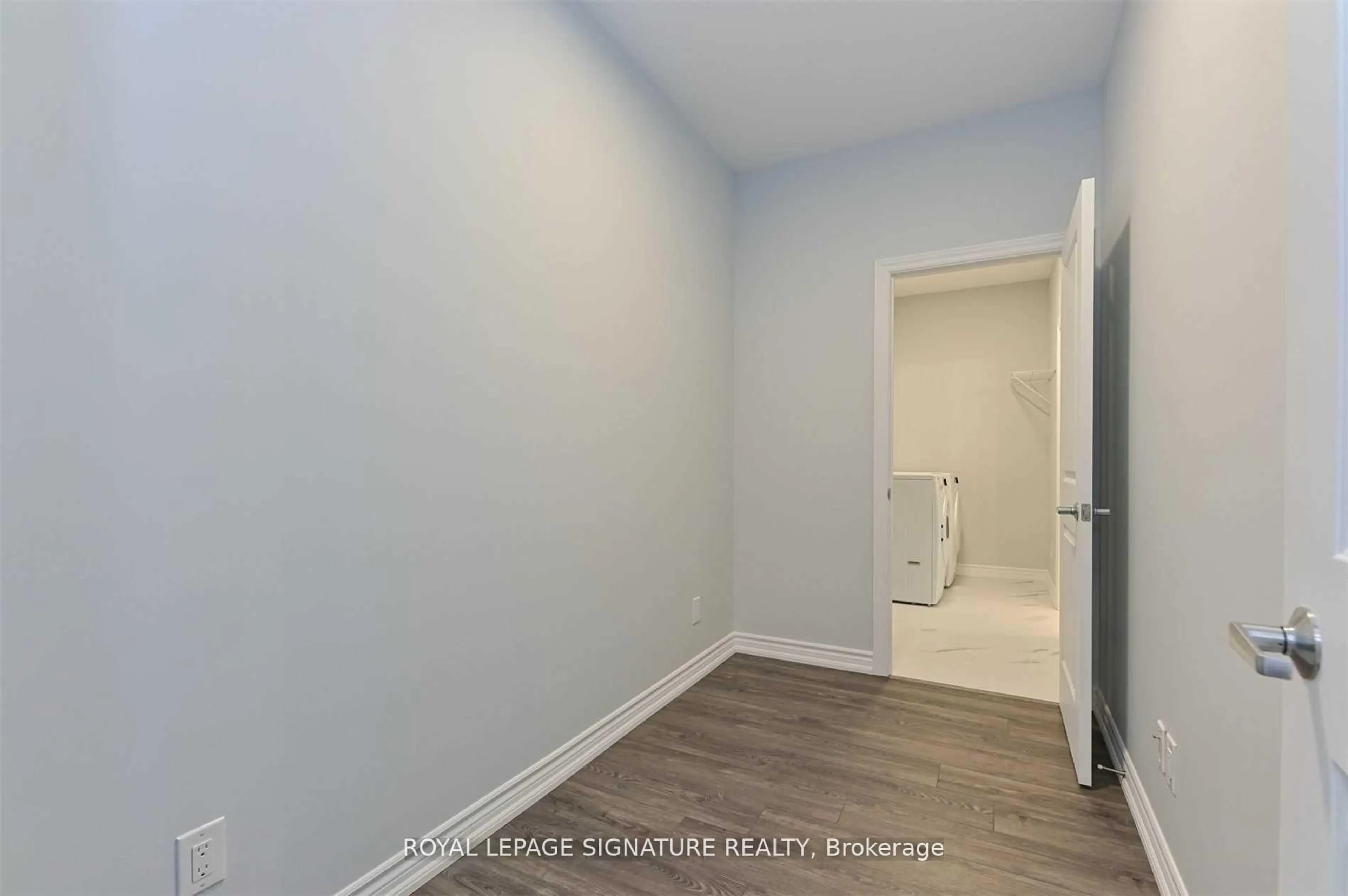 A pic of a room for 529 South Pelham Rd #208, Welland Ontario L3C 0H7