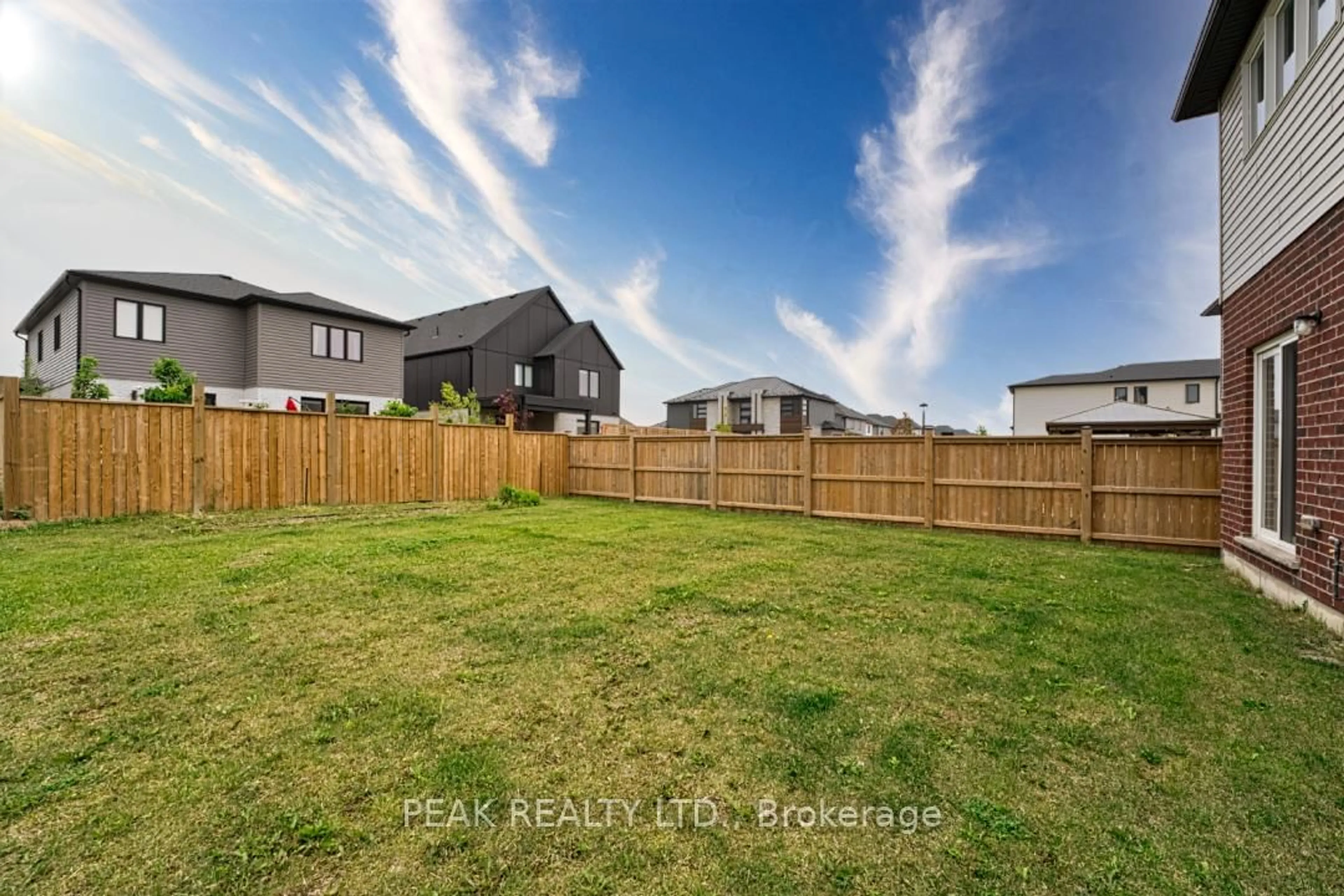 A pic from outside/outdoor area/front of a property/back of a property/a pic from drone, unknown for 1560 Applerock Ave, London North Ontario N6G 0X5