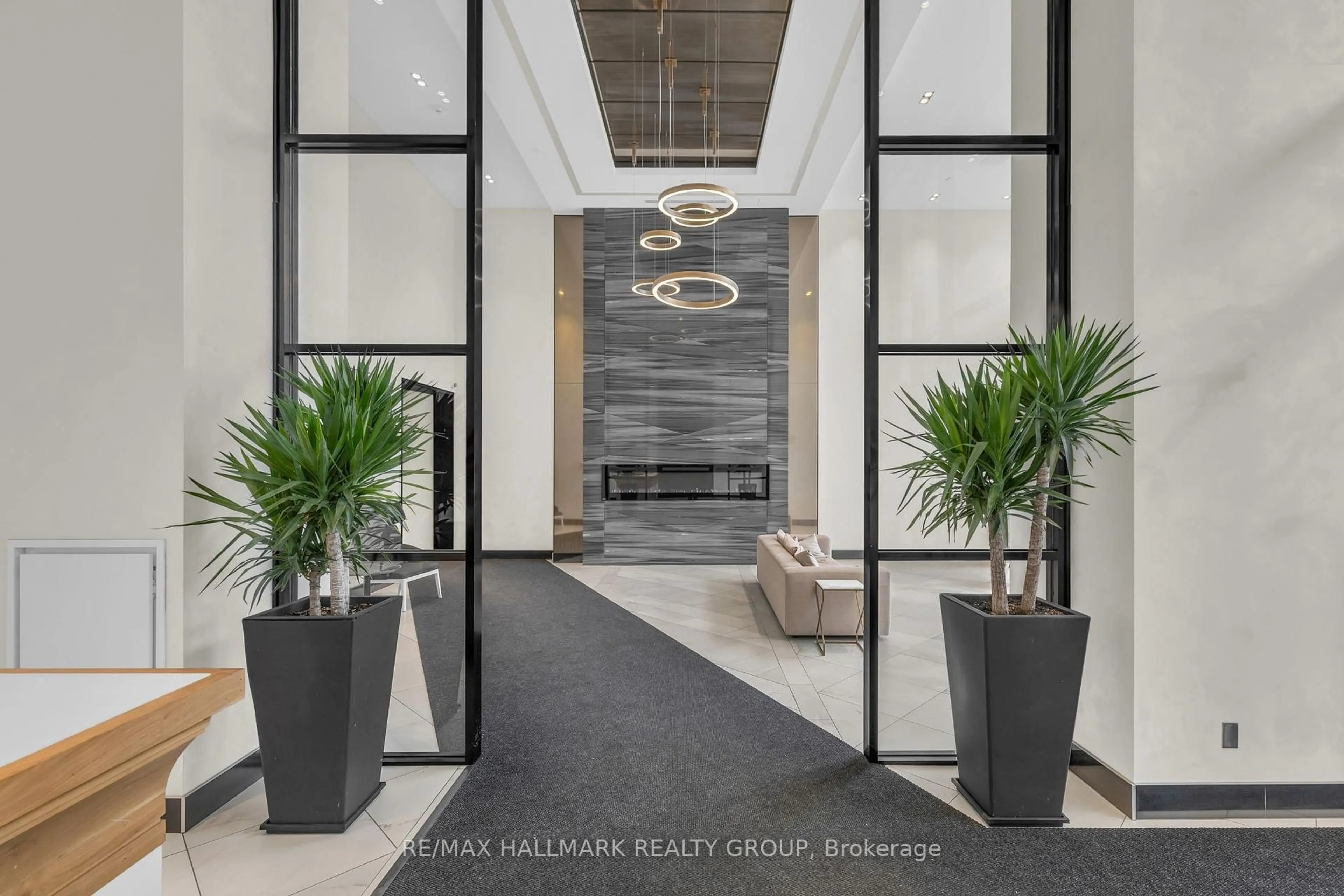 Indoor foyer for 255 Bay St #1311, Ottawa Ontario K1R 0C5