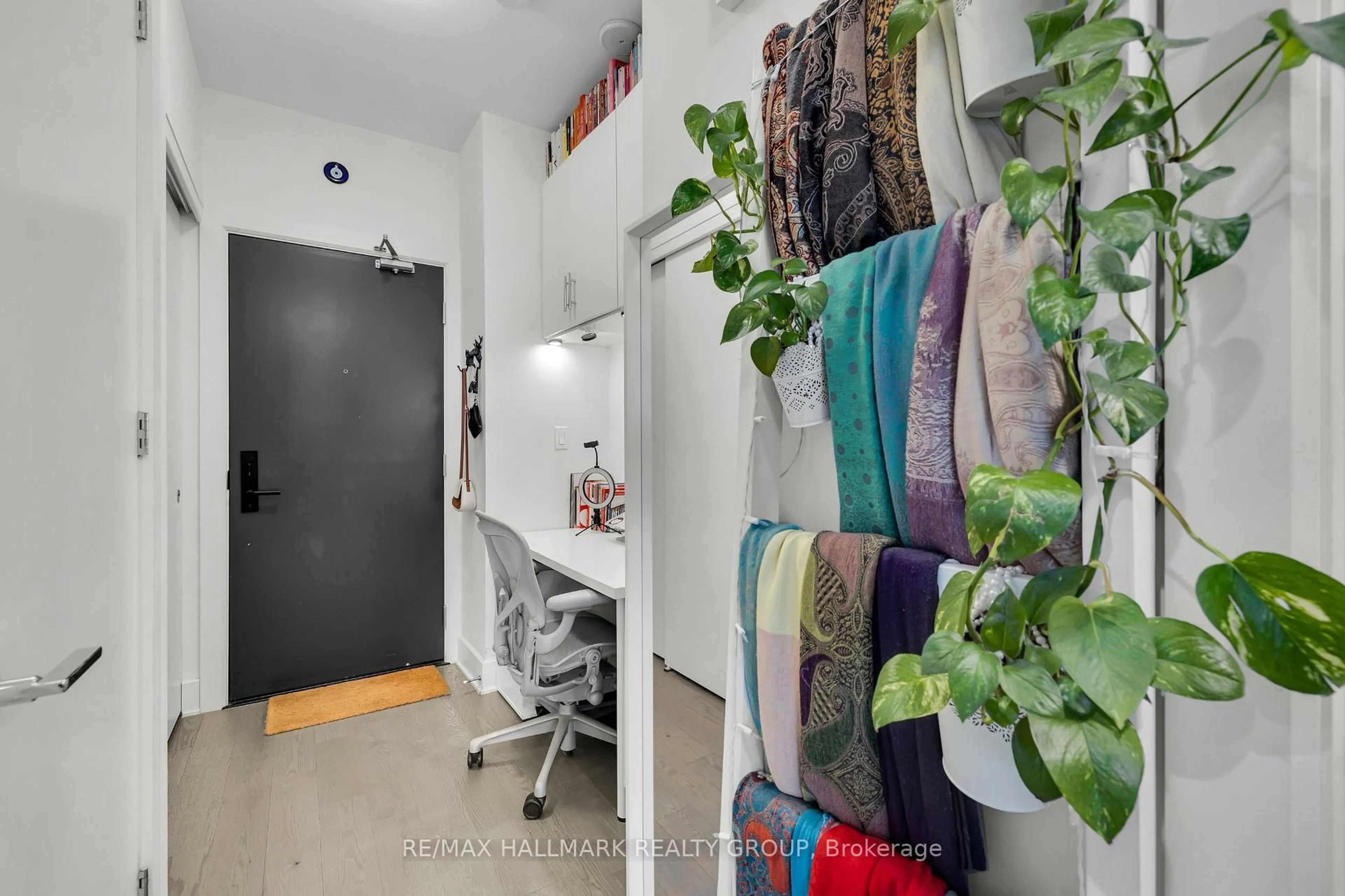 Unknown for 255 Bay St #1311, Ottawa Ontario K1R 0C5