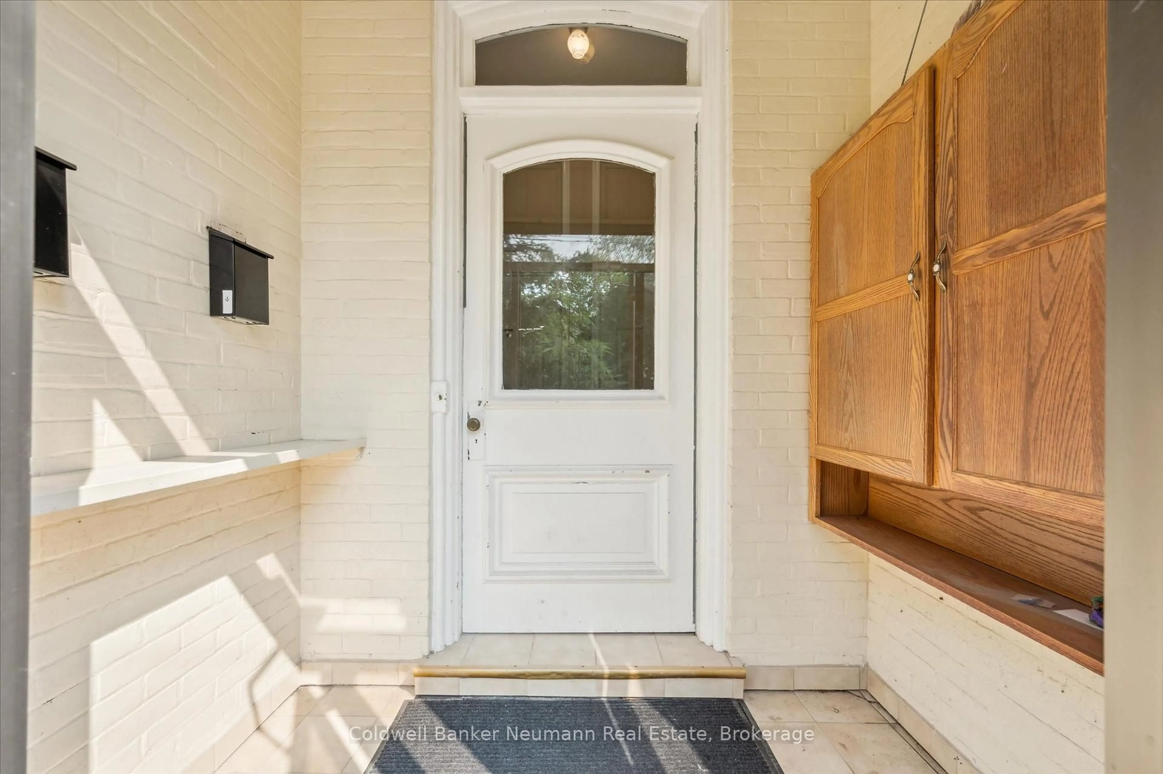 Indoor entryway for 7 Cambridge St, Guelph Ontario N1H 2T8