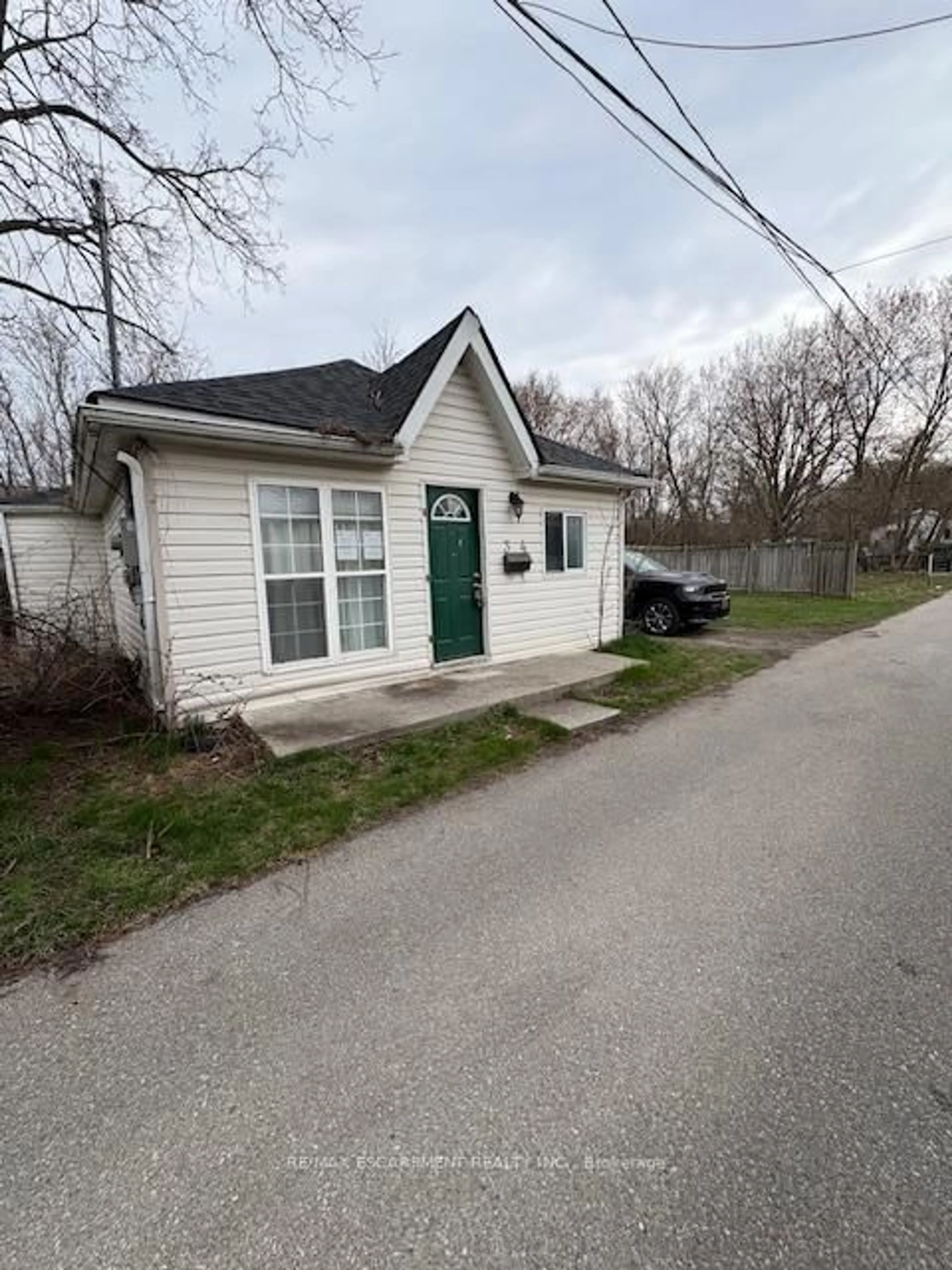 Shed for 34 Brock Lane, Brantford Ontario N3S 4Y6