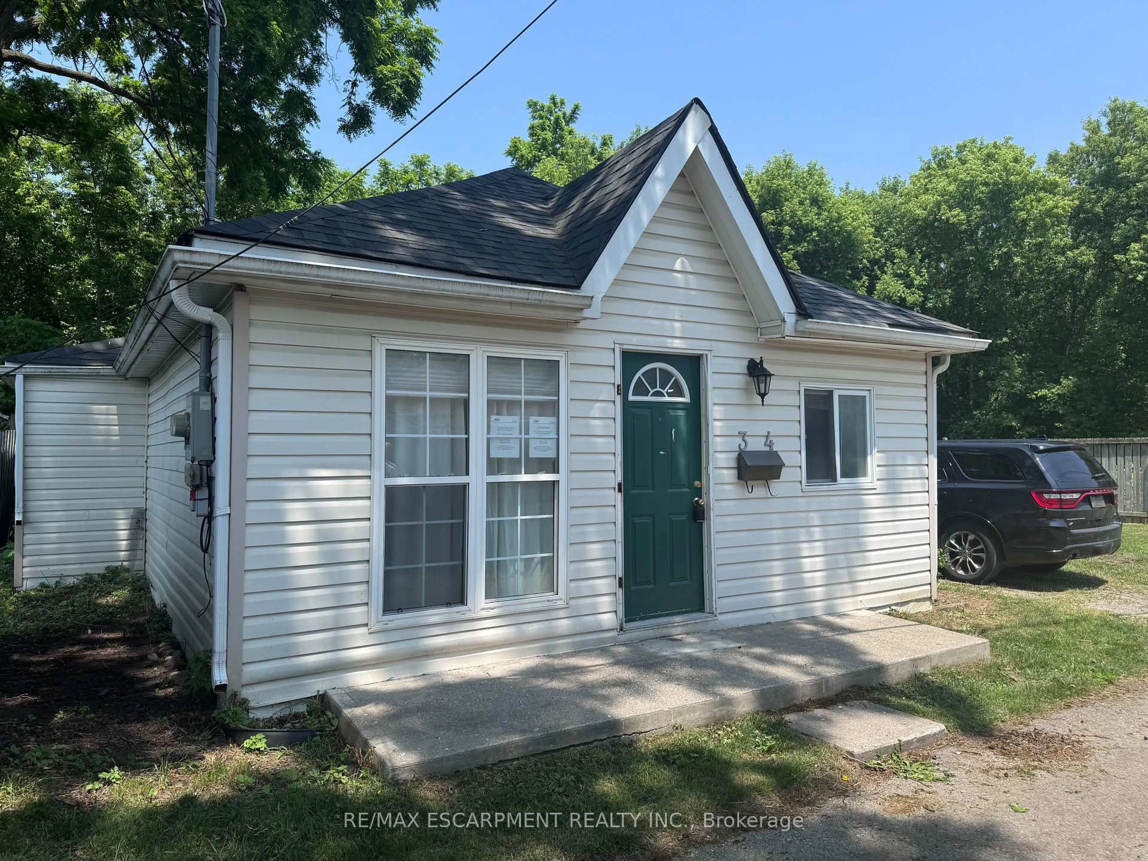 Unknown for 34 Brock Lane, Brantford Ontario N3S 4Y6