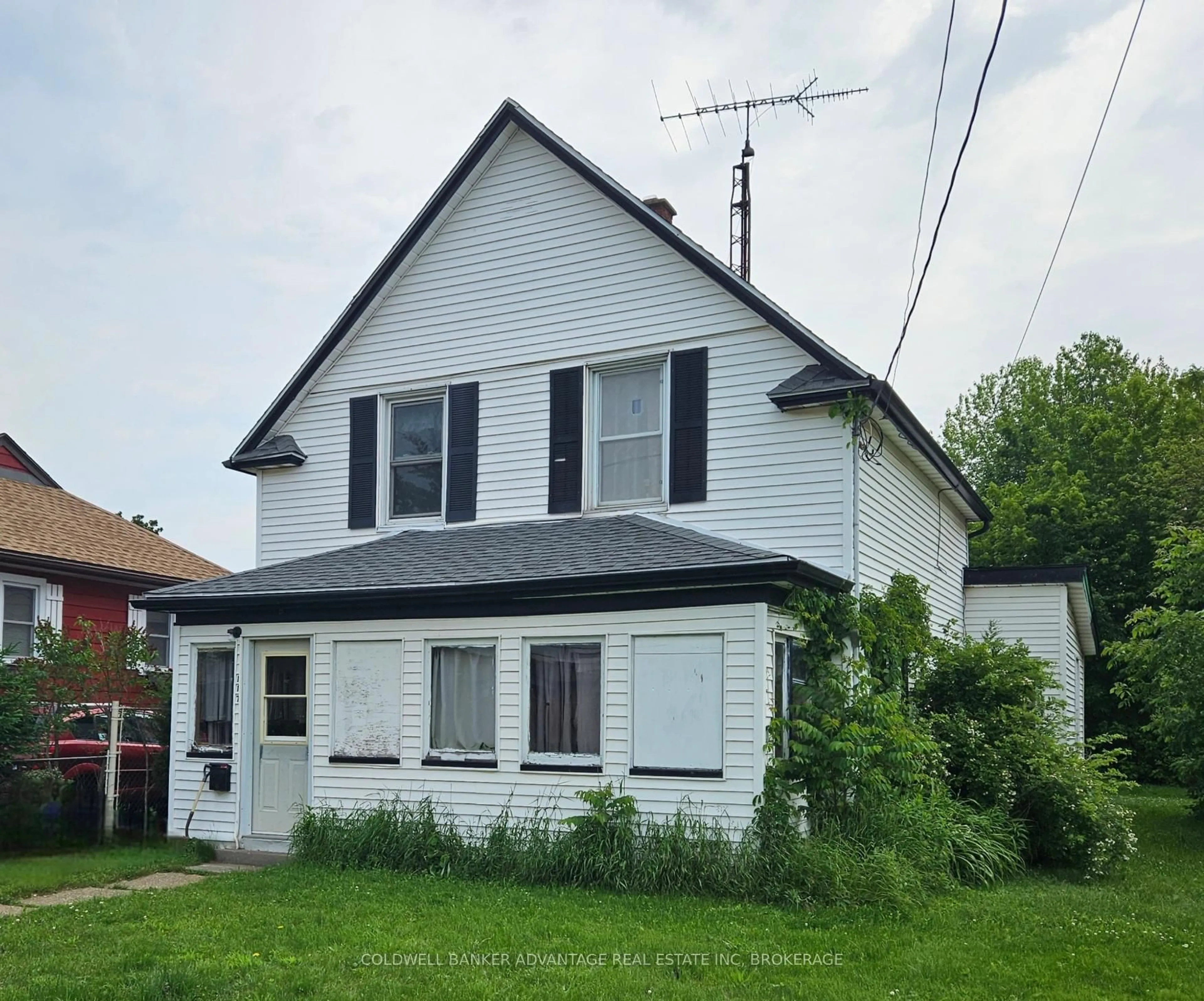 Home with vinyl exterior material, building for 117 HUMBODLT Pkwy, Port Colborne Ontario L3K 2H3