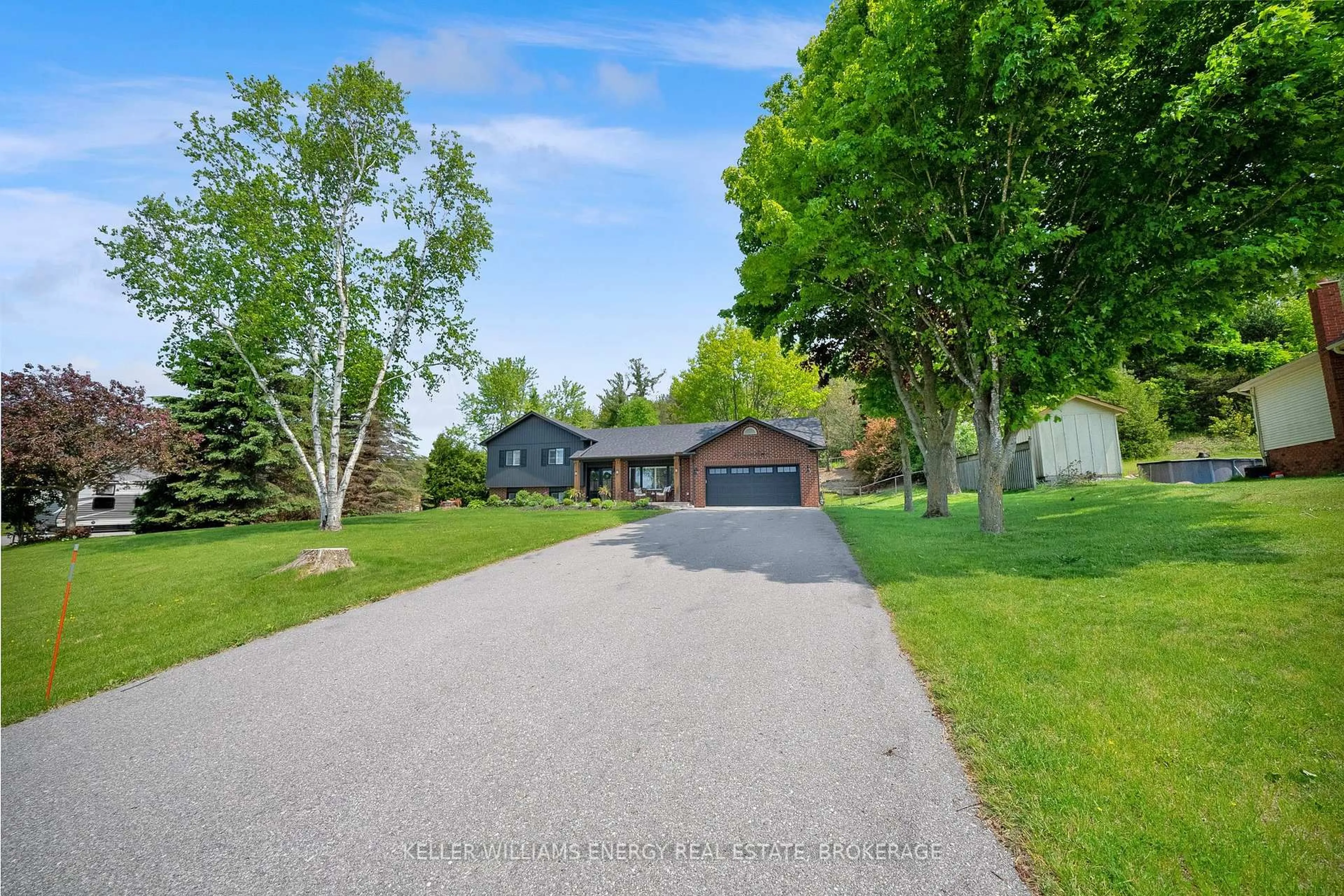 A pic from outside/outdoor area/front of a property/back of a property/a pic from drone, street for 26 Erin Dr, Kawartha Lakes Ontario L0A 1A0