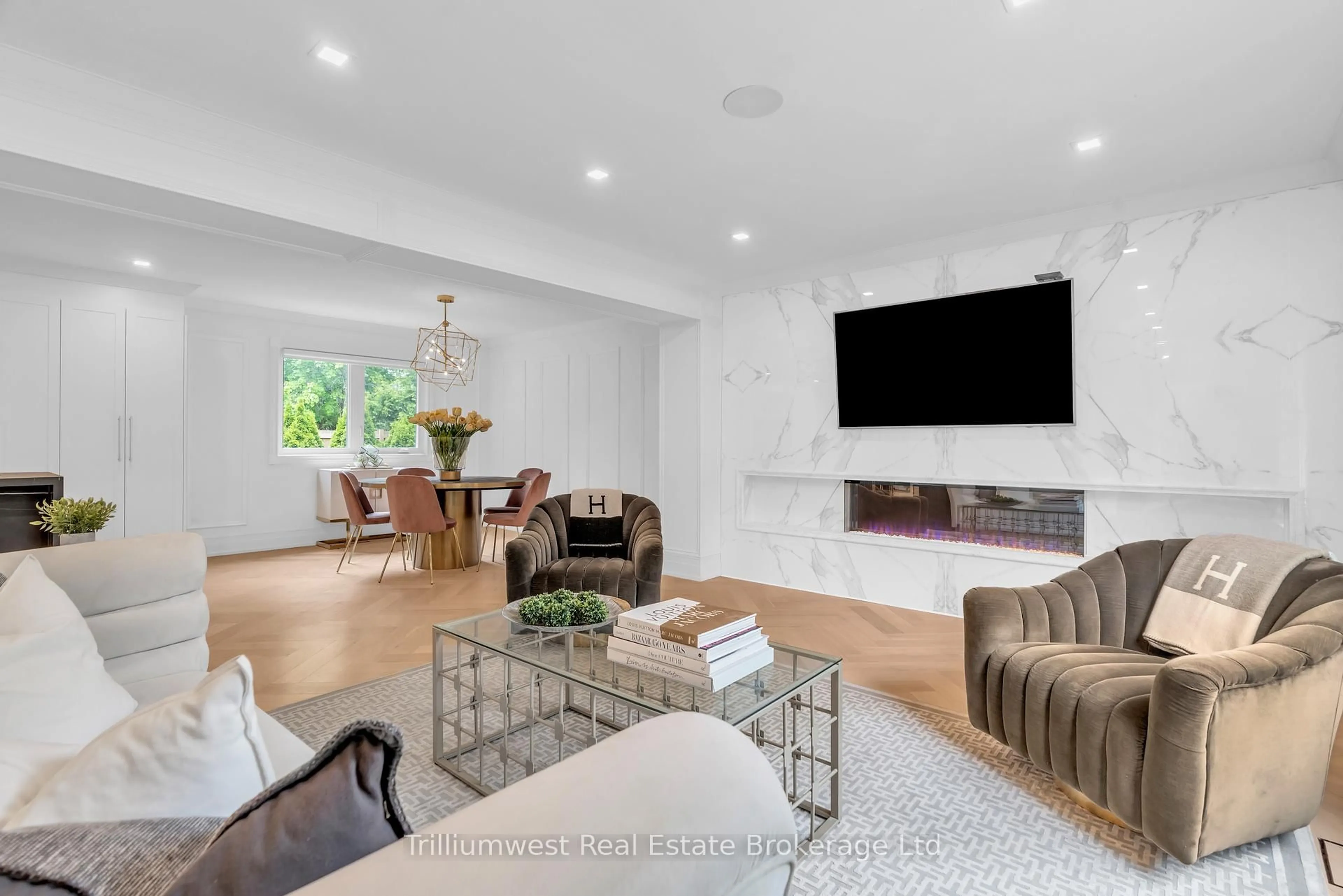 Living room with furniture, unknown for 89 University Ave, Guelph Ontario N1G 1P1