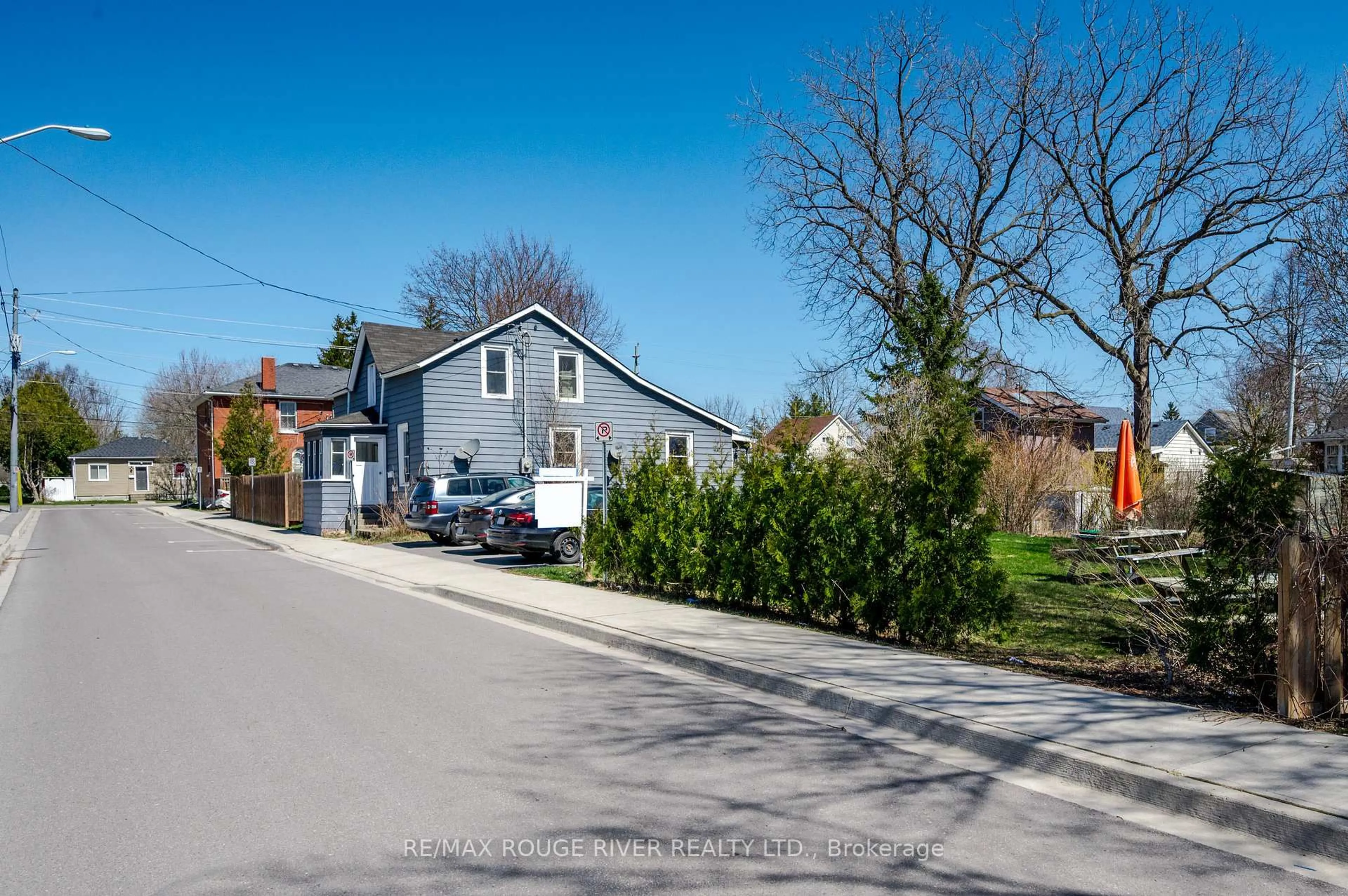A pic from outside/outdoor area/front of a property/back of a property/a pic from drone, street for 390/392 Mathew St, Cobourg Ontario K9A 3E8