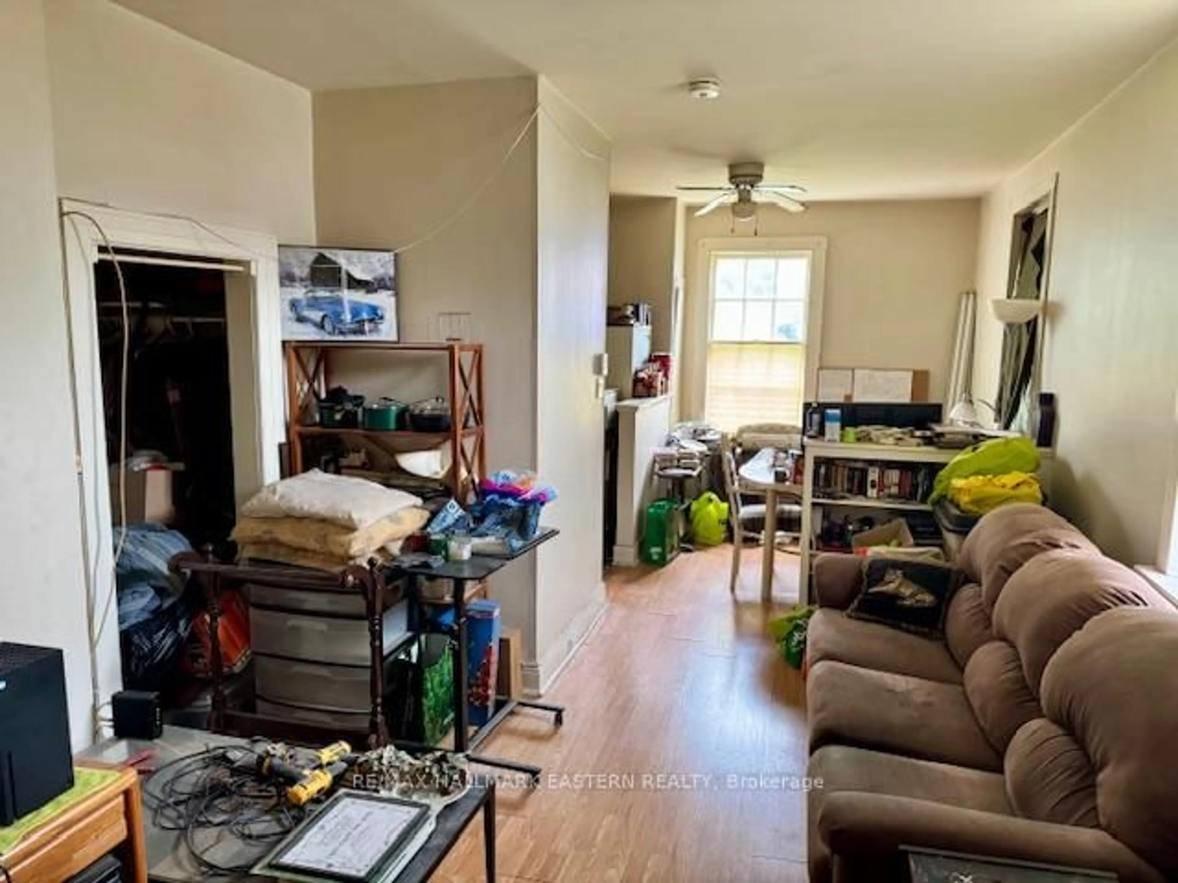 A pic of a room for 488 Aylmer St, Peterborough Central Ontario K9H 3W5
